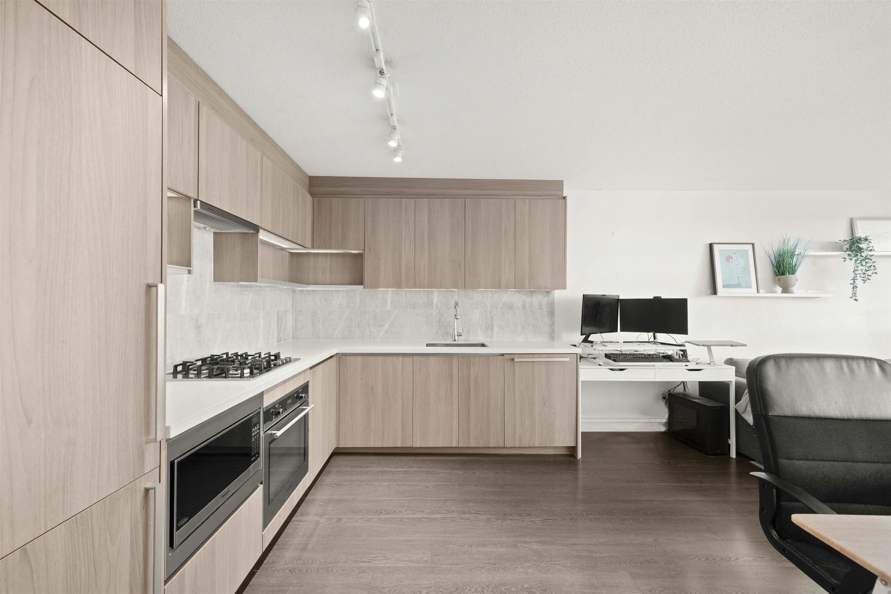 1901 13696 100 Avenue