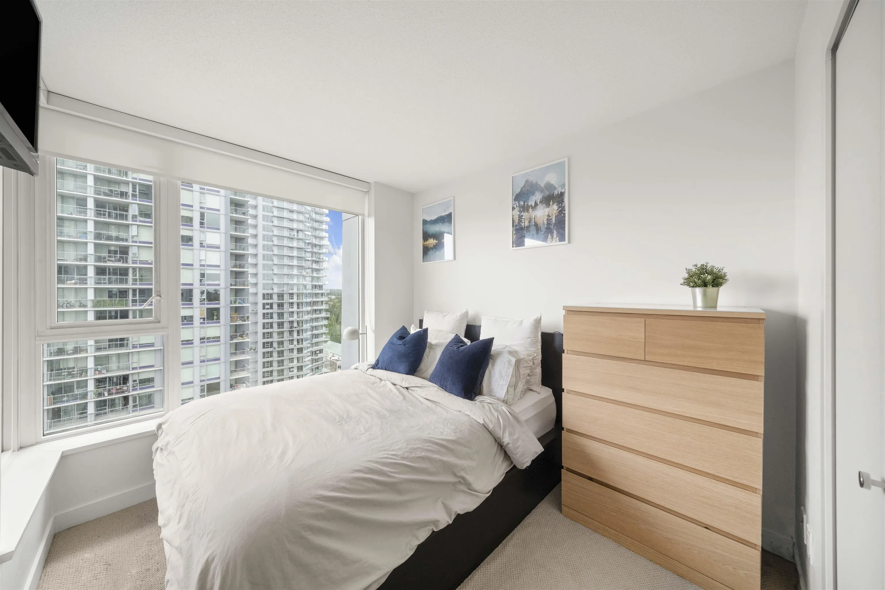 1901 13696 100 Avenue