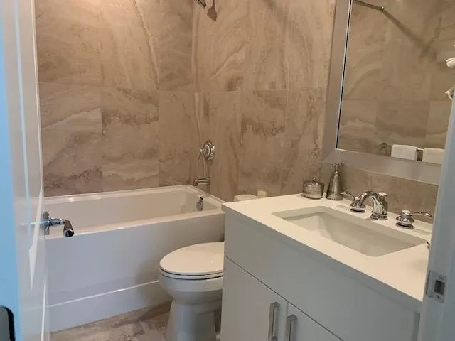 203 185 Victory Ship Way