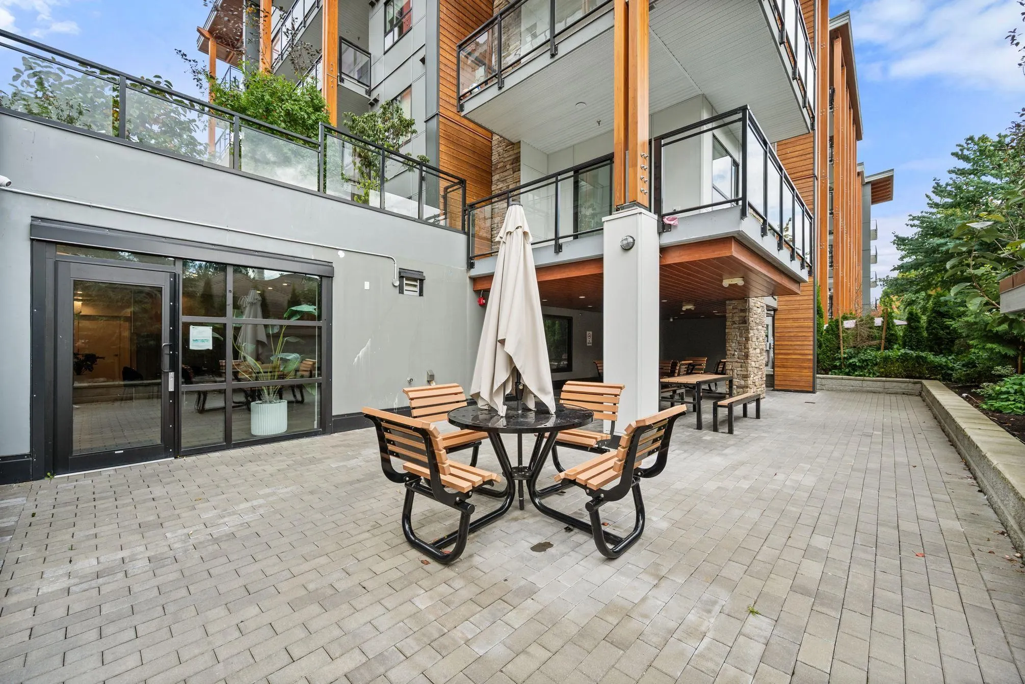 207 6950 Nicholson Road