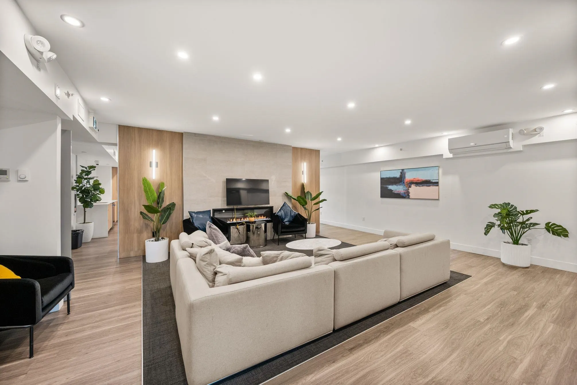 207 6950 Nicholson Road