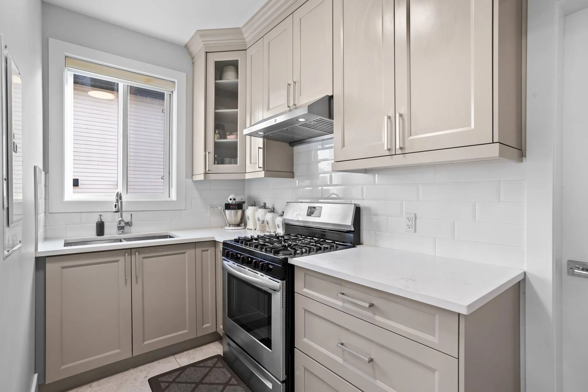 8394 Mctaggart Street