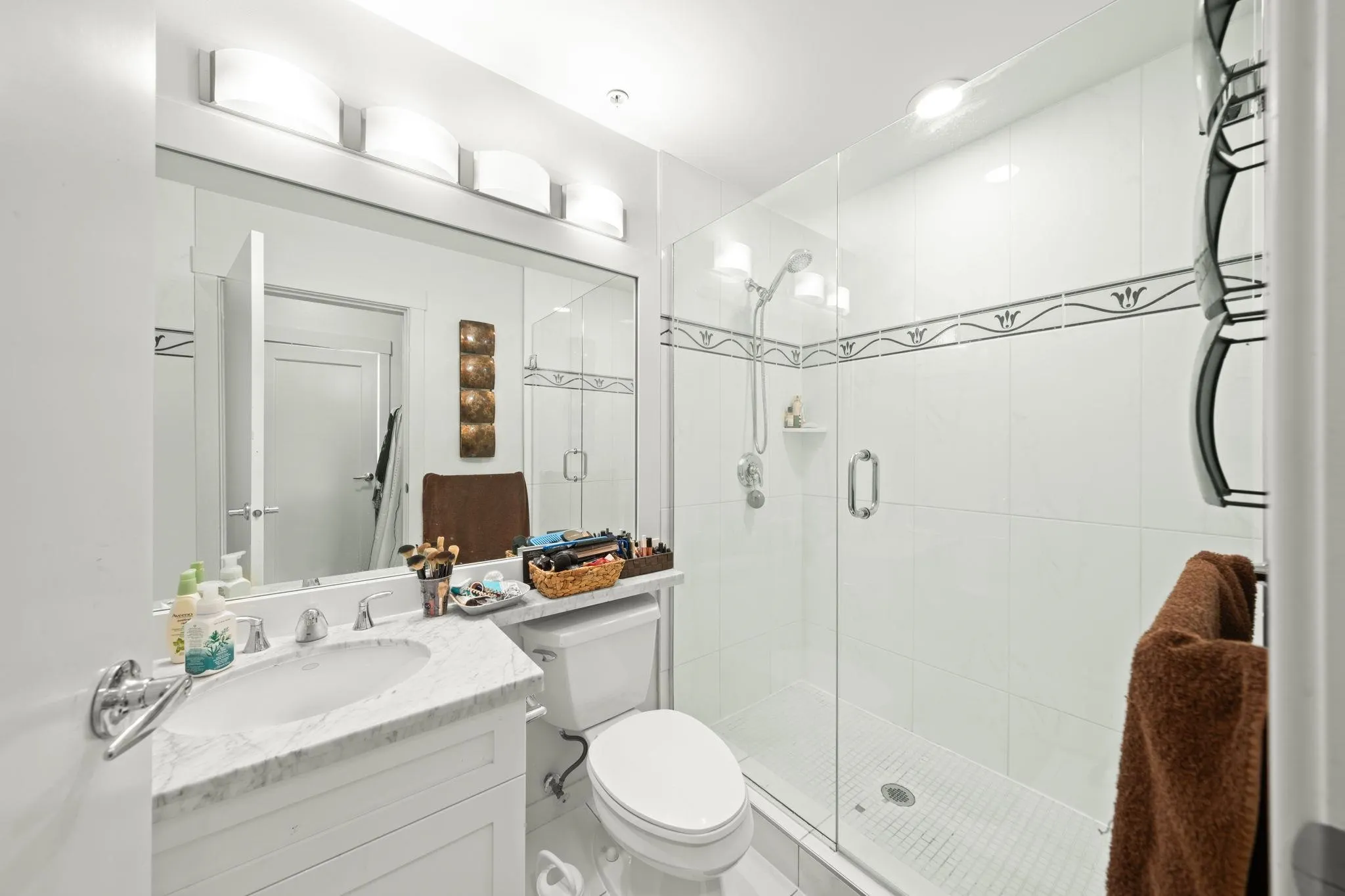 3802 1189 Melville Street