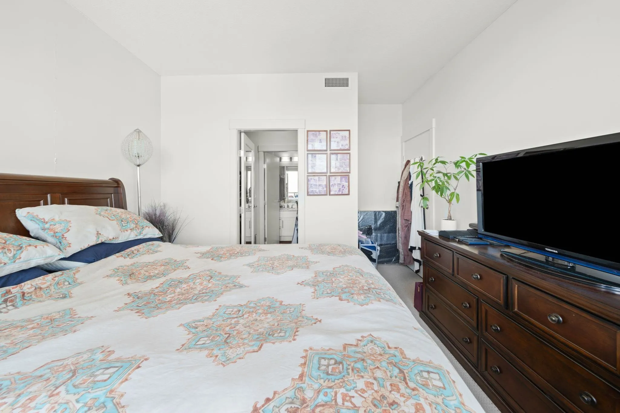 3802 1189 Melville Street