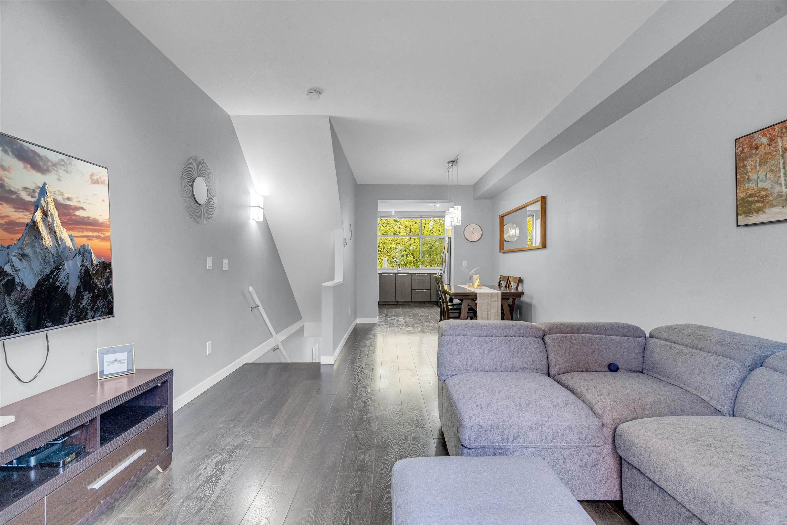 8 8473 163 Street