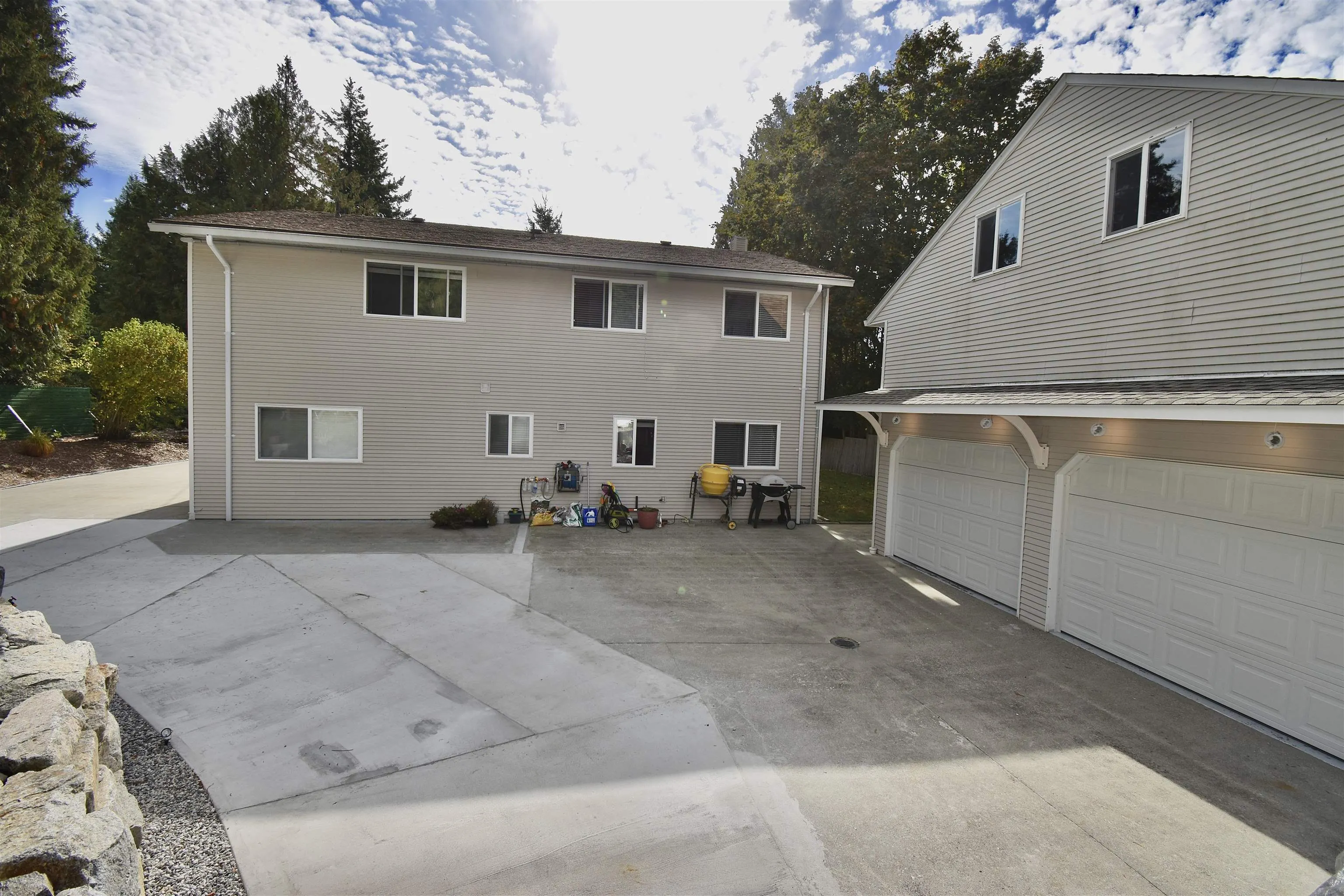 8086 Dogwood Drive