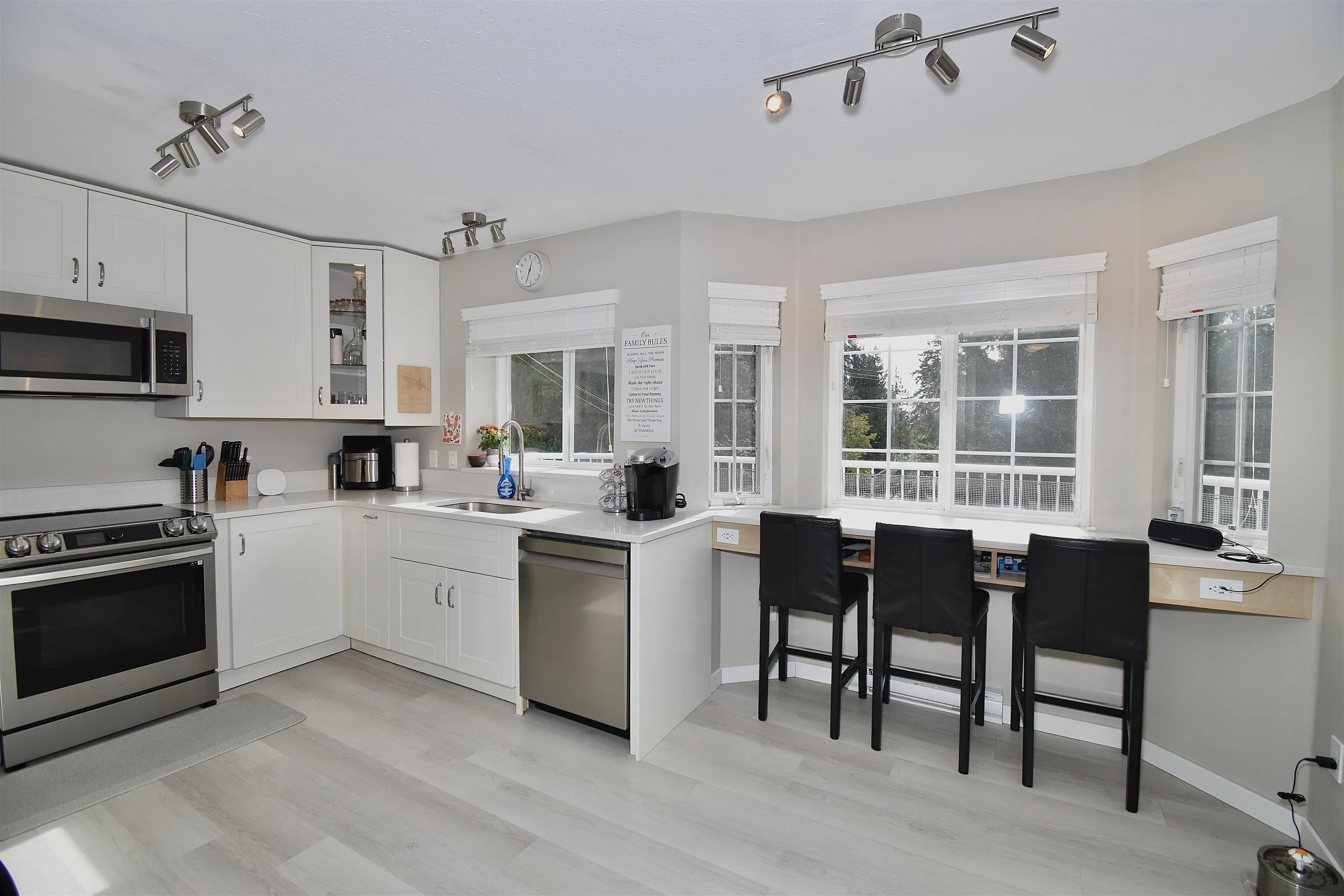 8086 Dogwood Drive