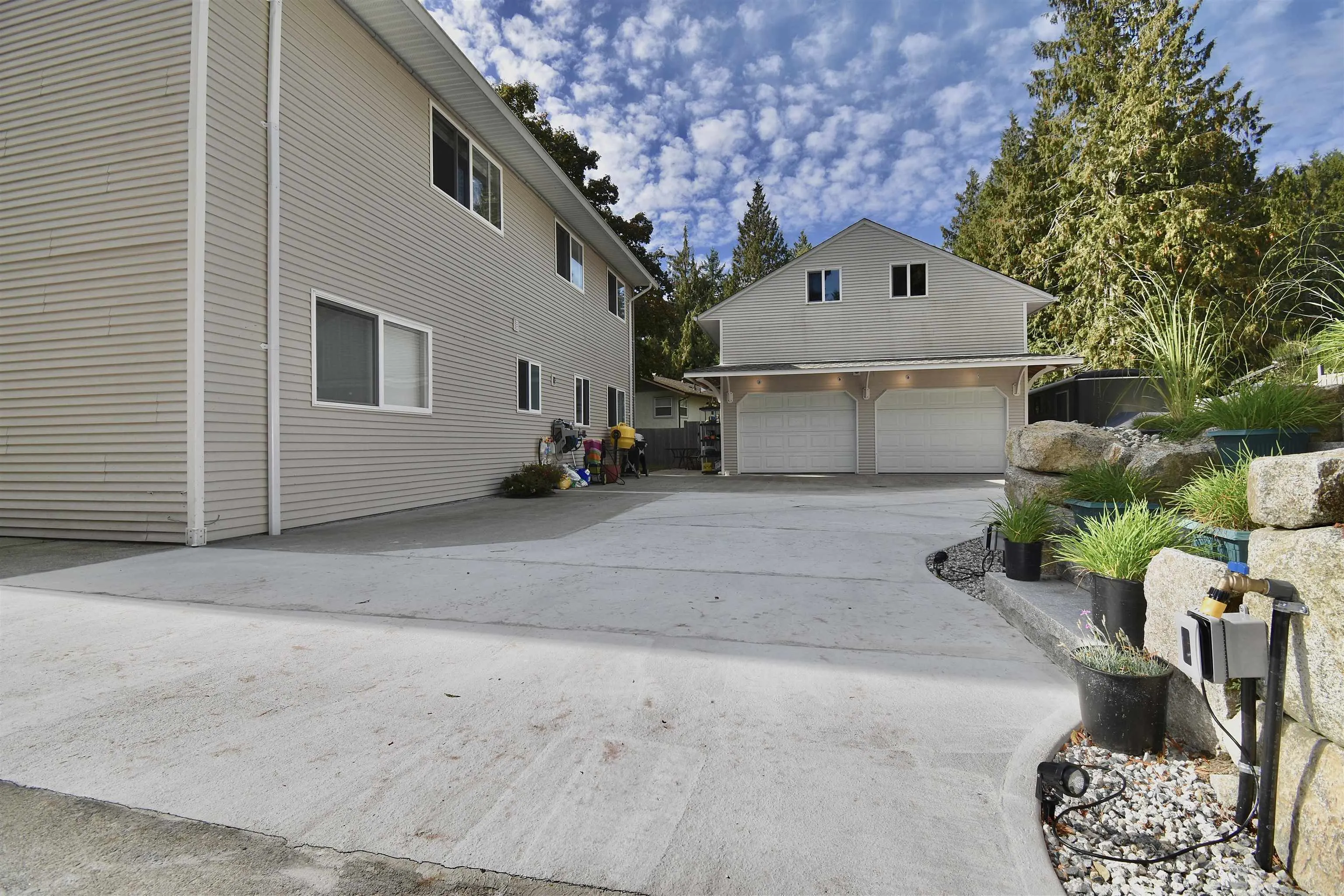8086 Dogwood Drive