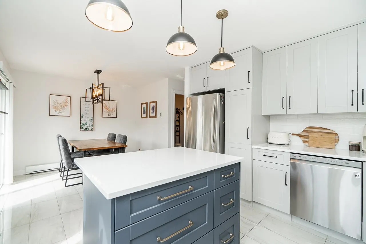 14 2352 Pitt River Road