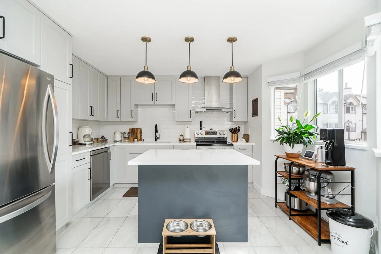 14 2352 Pitt River Road