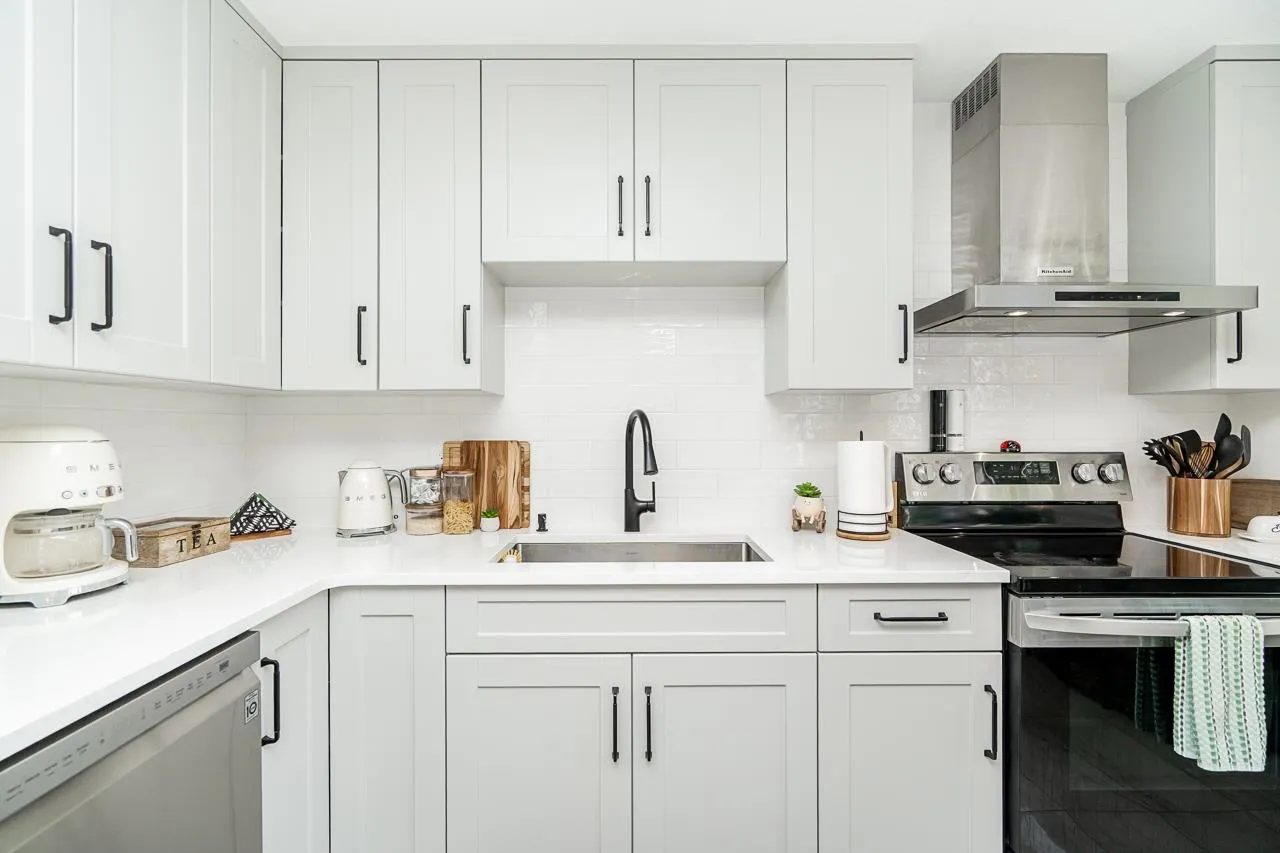 14 2352 Pitt River Road