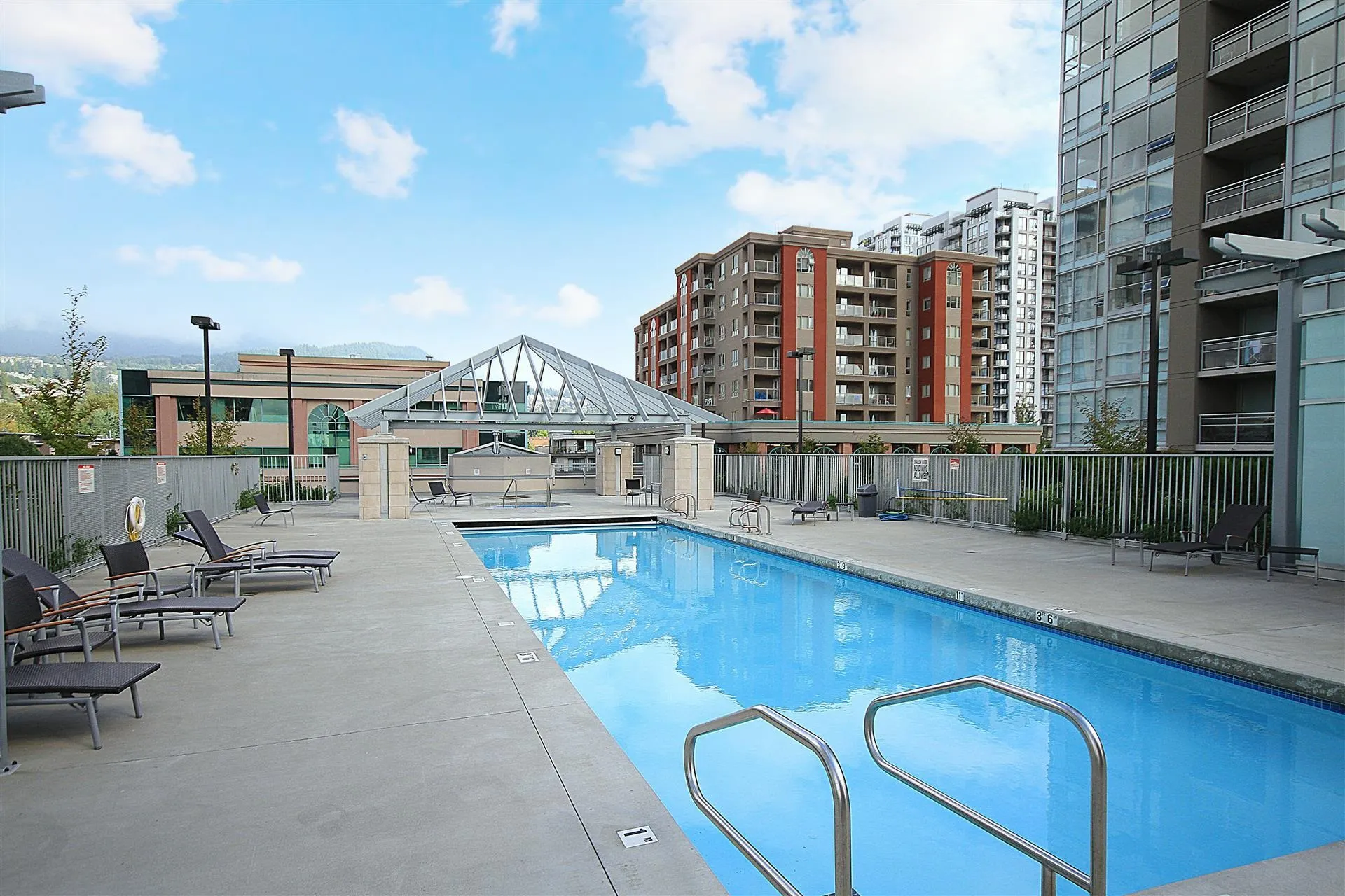 2204 2978 Glen Drive