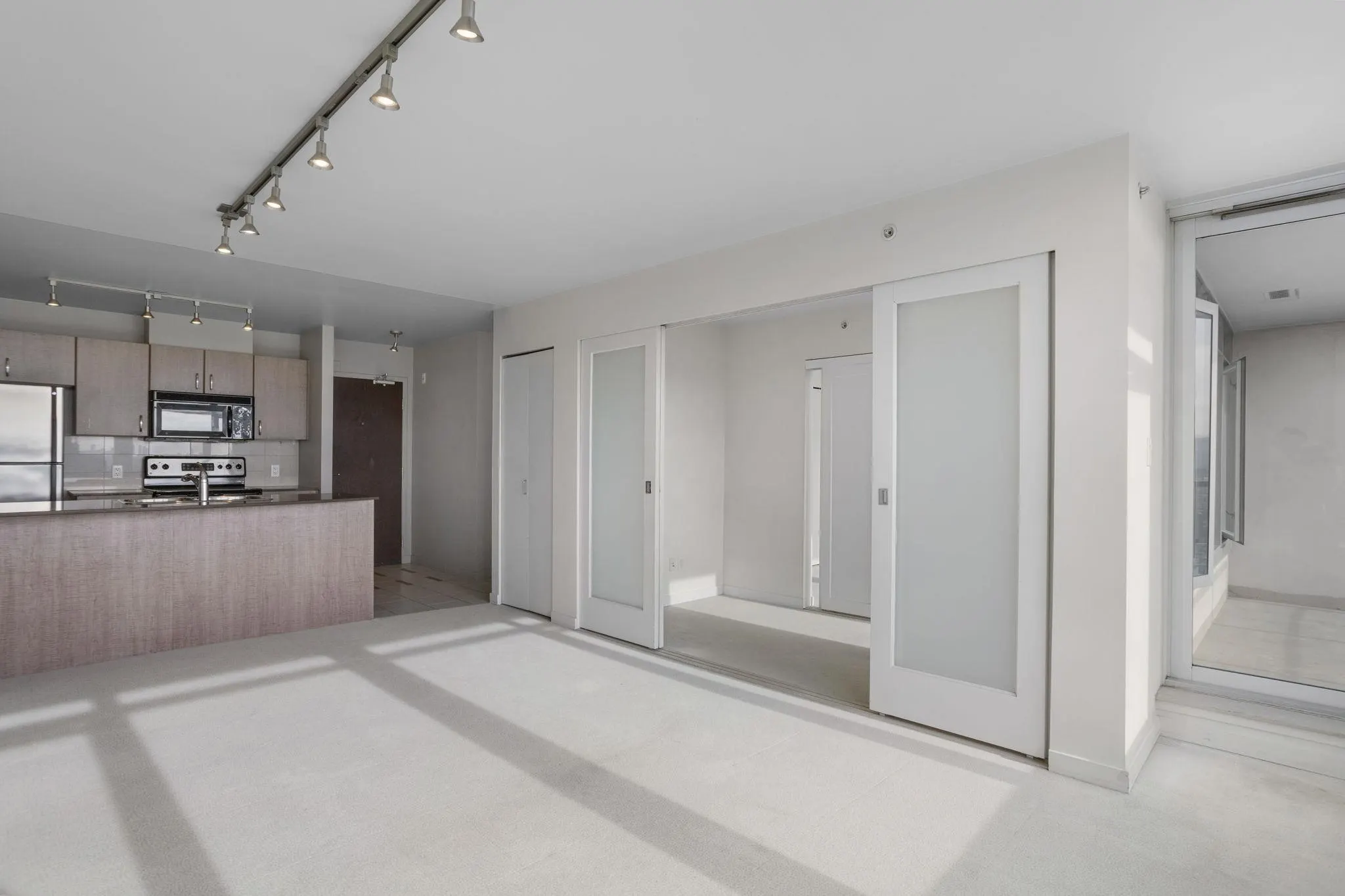 2613 610 Granville Street
