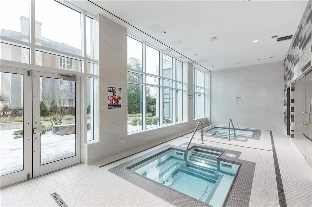 3801 4900 Lennox Lane