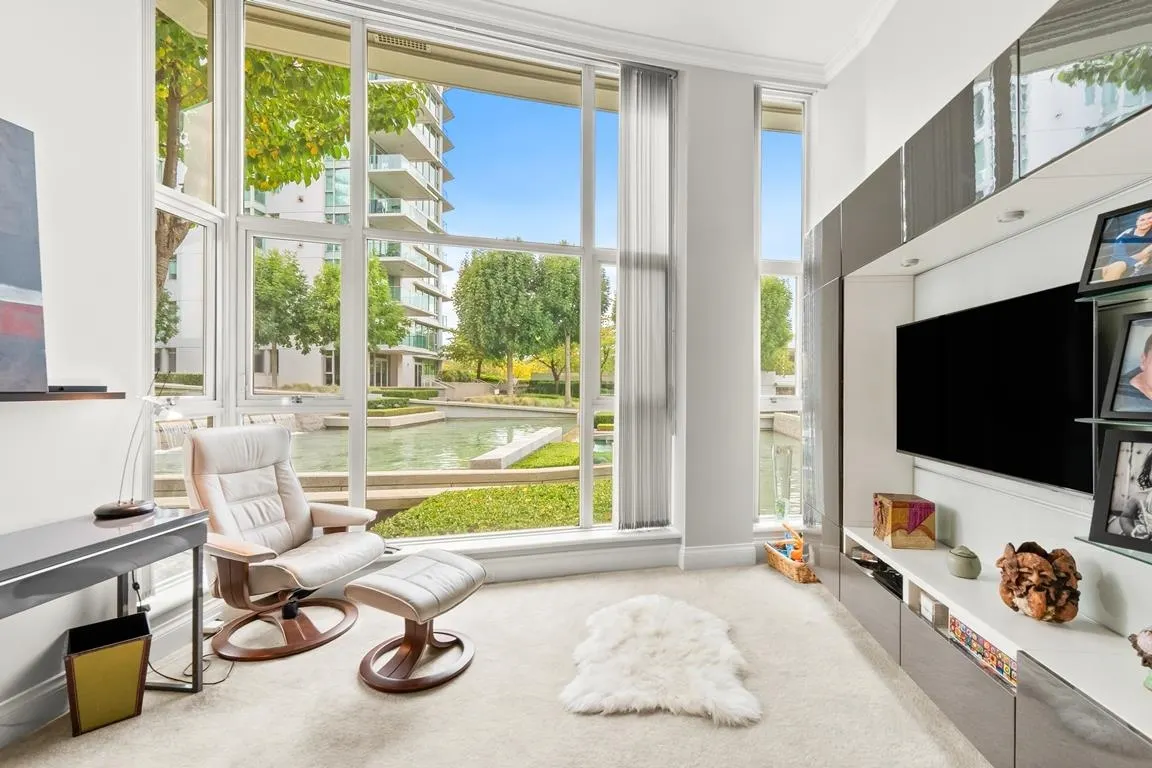 PH1 1717 Bayshore Drive