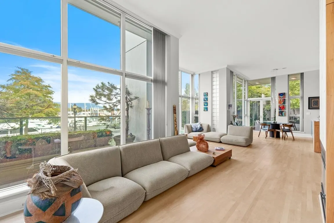 PH1 1717 Bayshore Drive
