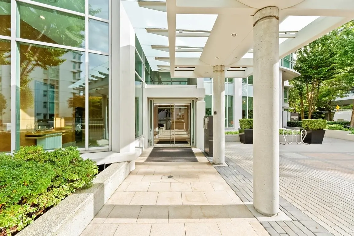 PH1 1717 Bayshore Drive
