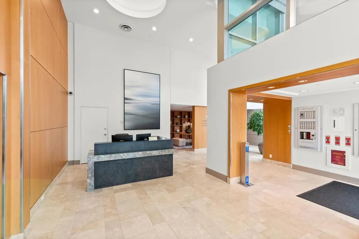 PH1 1717 Bayshore Drive