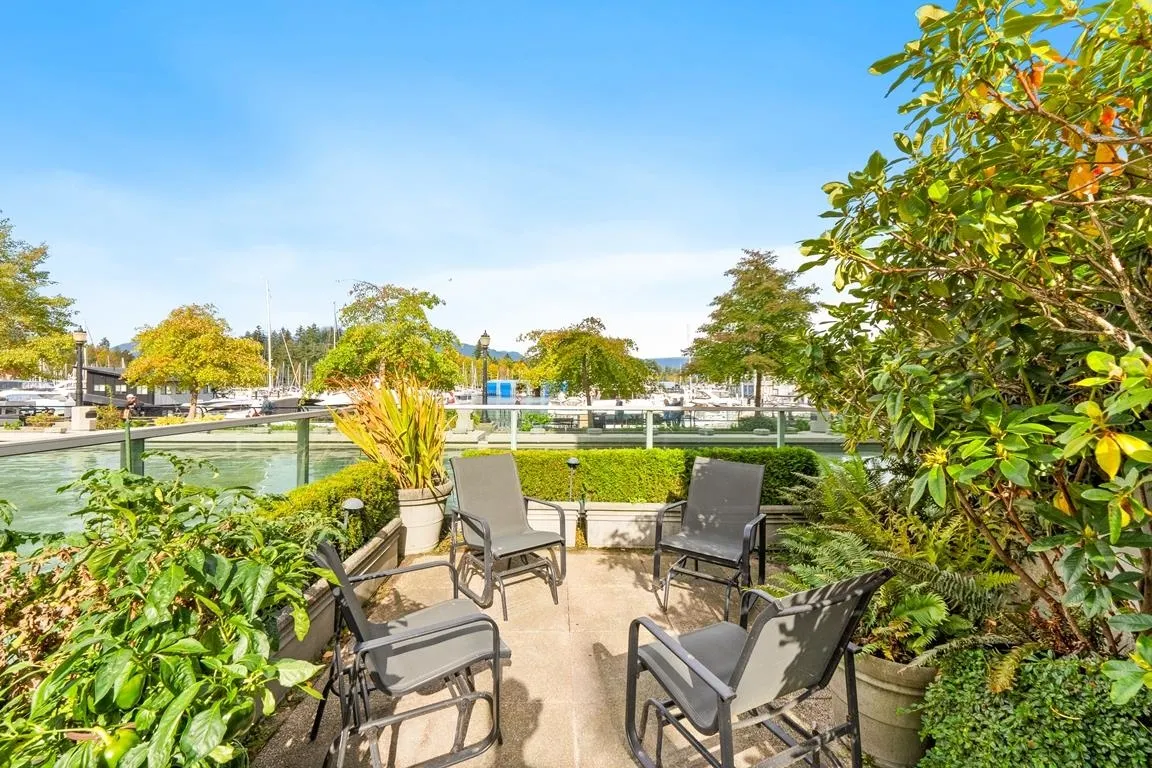 PH1 1717 Bayshore Drive