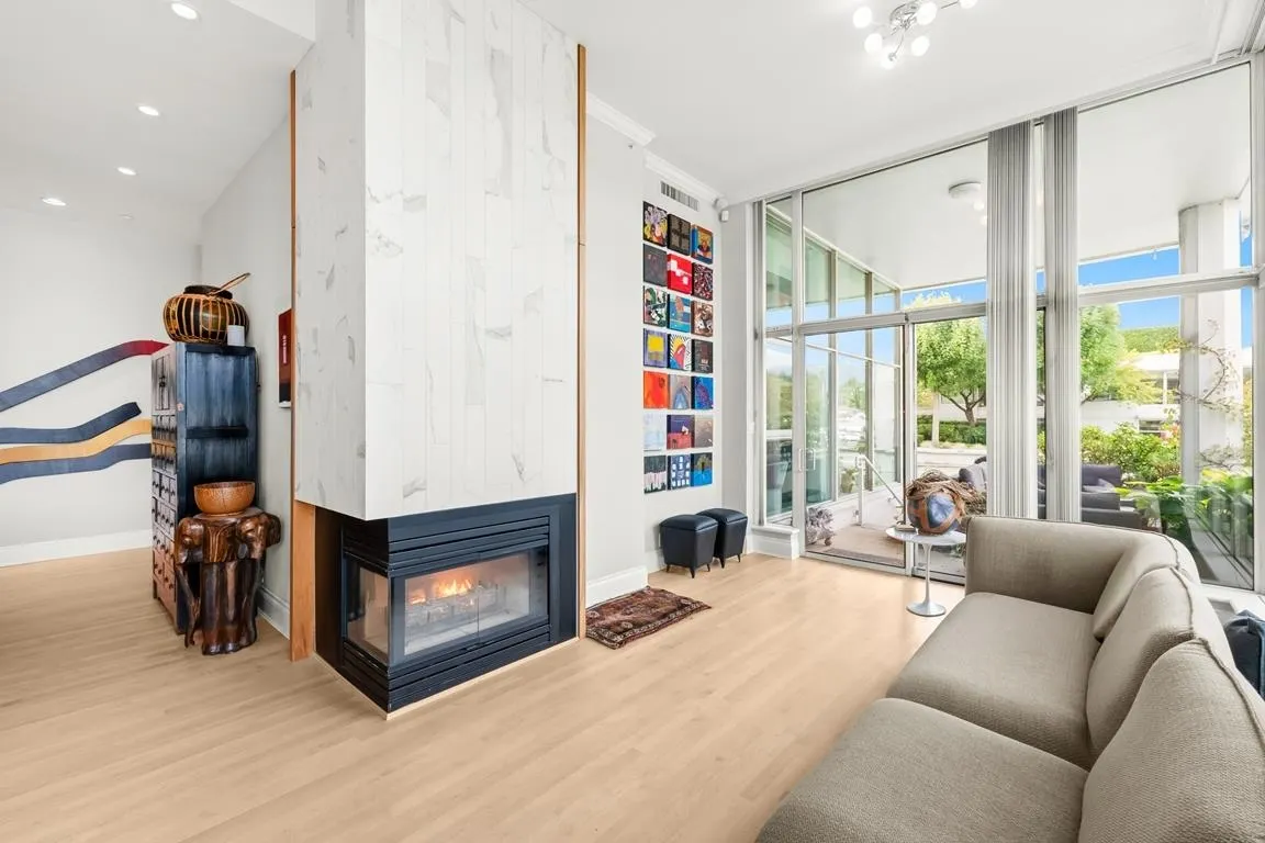 PH1 1717 Bayshore Drive