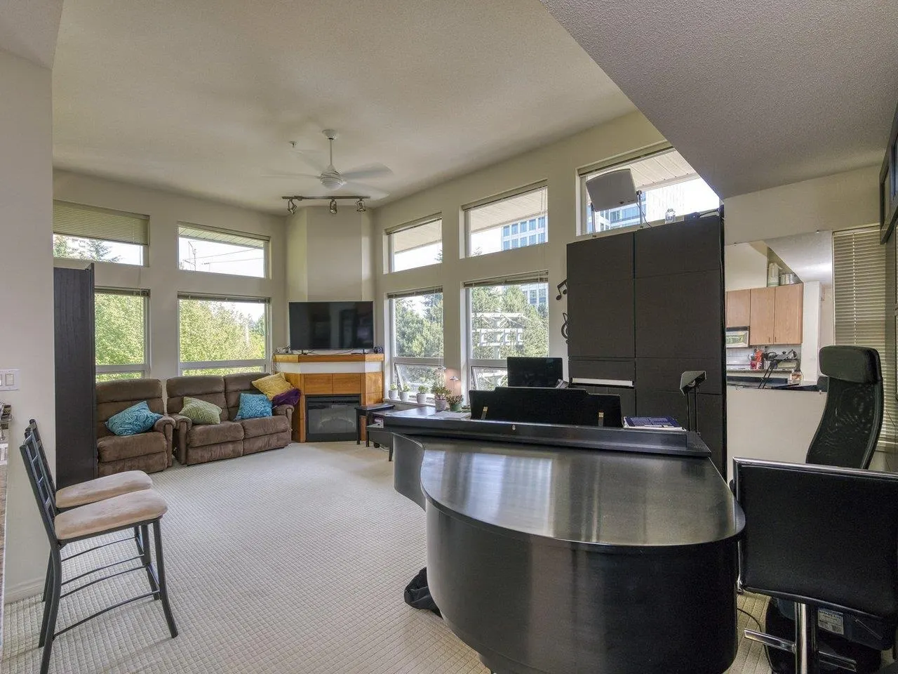 410 6888 Southpoint Drive
