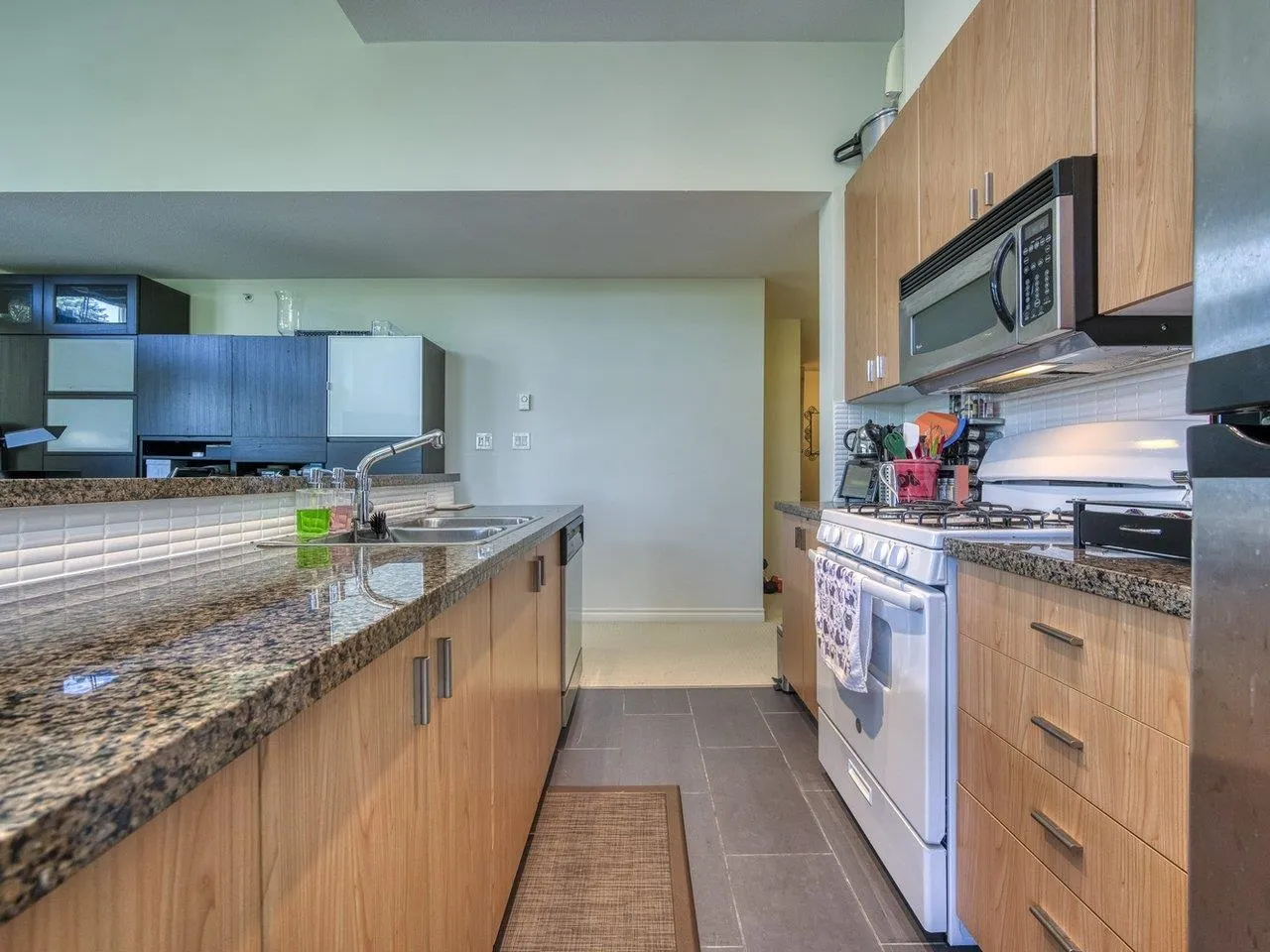 410 6888 Southpoint Drive