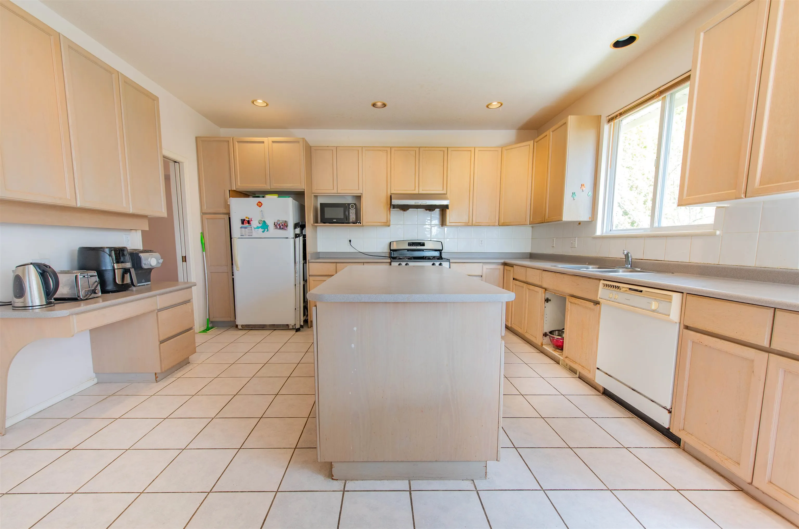 1645 Pinetree Way