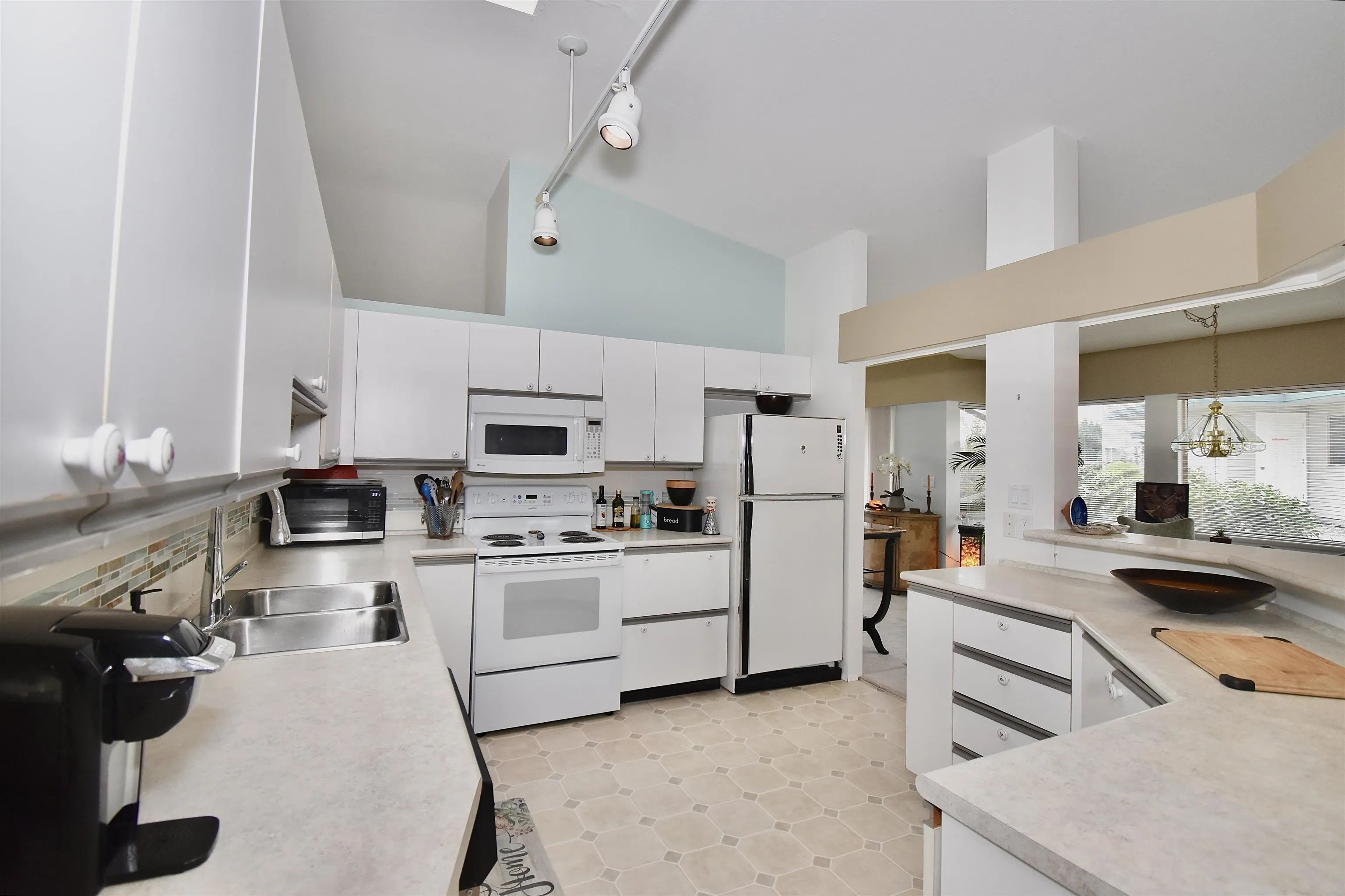 28 555 Eaglecrest Drive