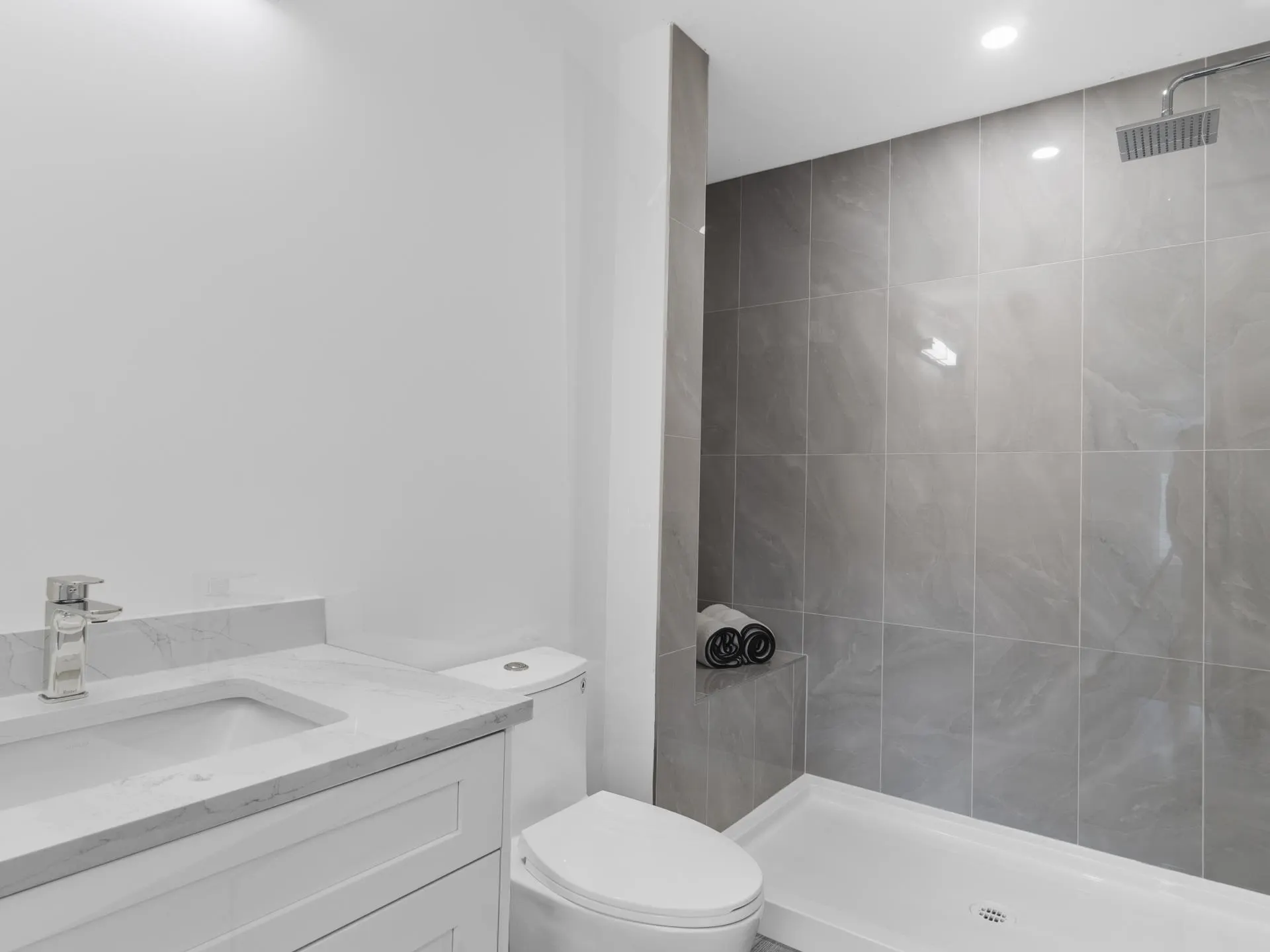 3 1655 Agassiz Rosedale No9 Highway