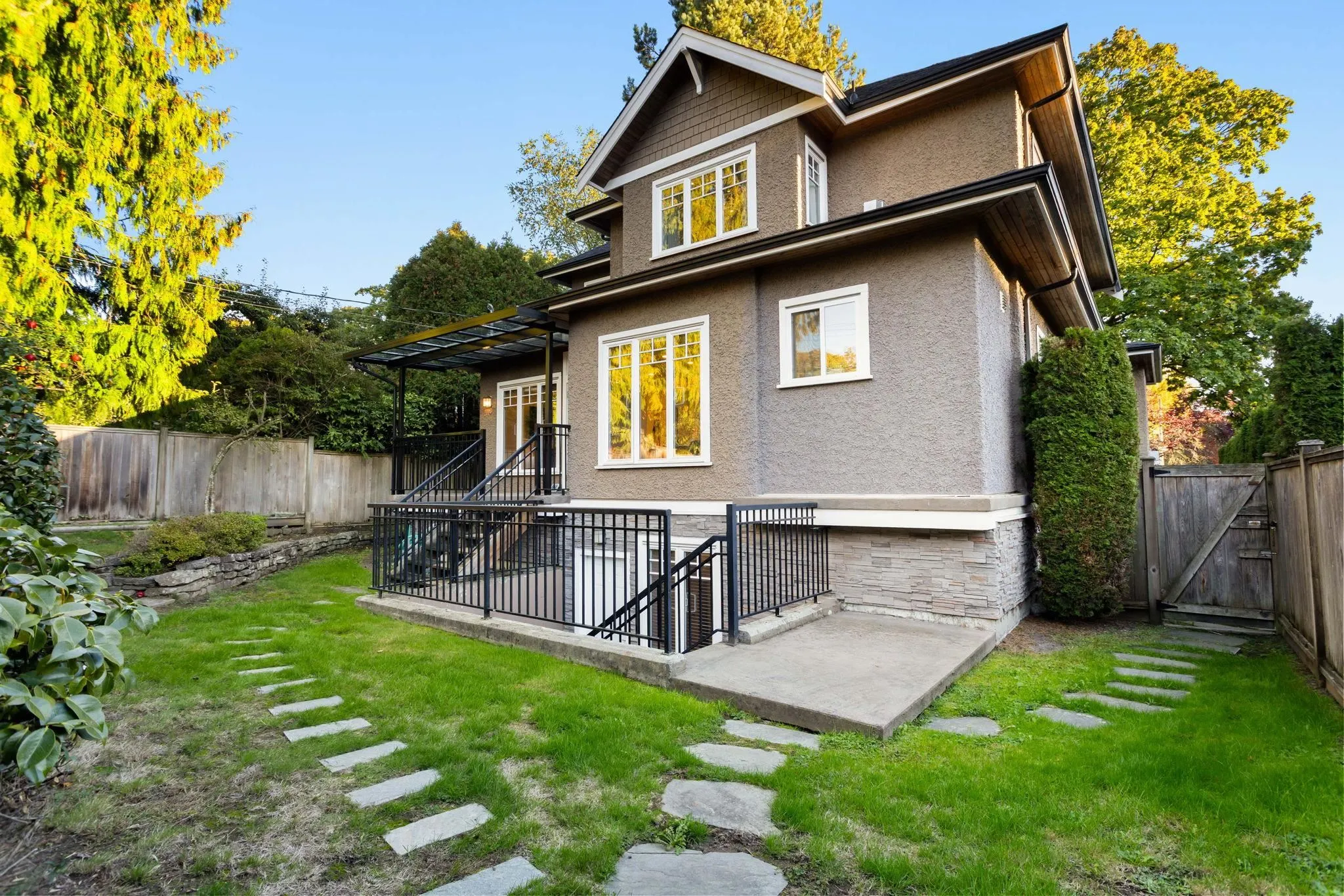 3895 W 23rd Avenue