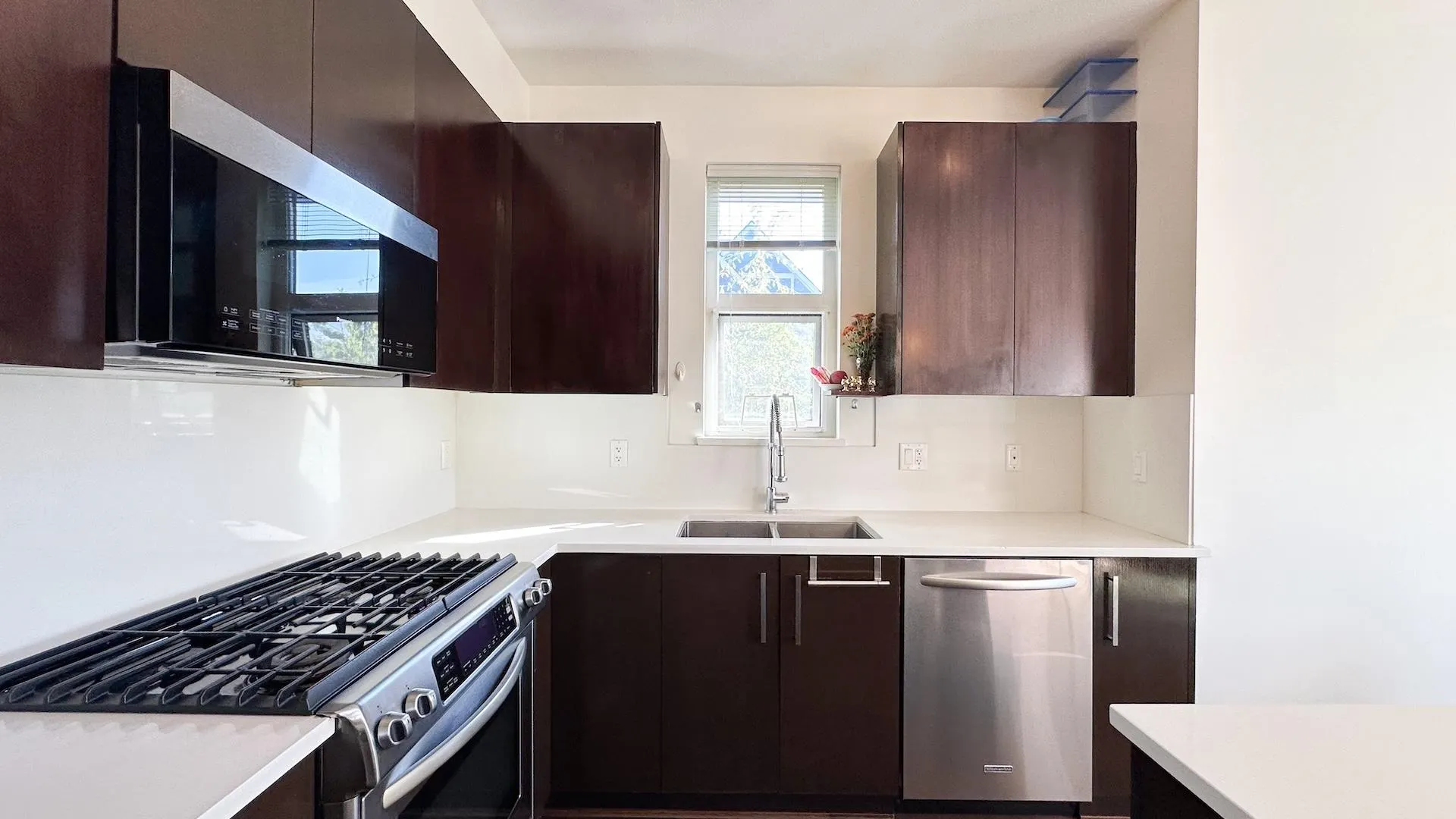 1101 8485 New Haven Close