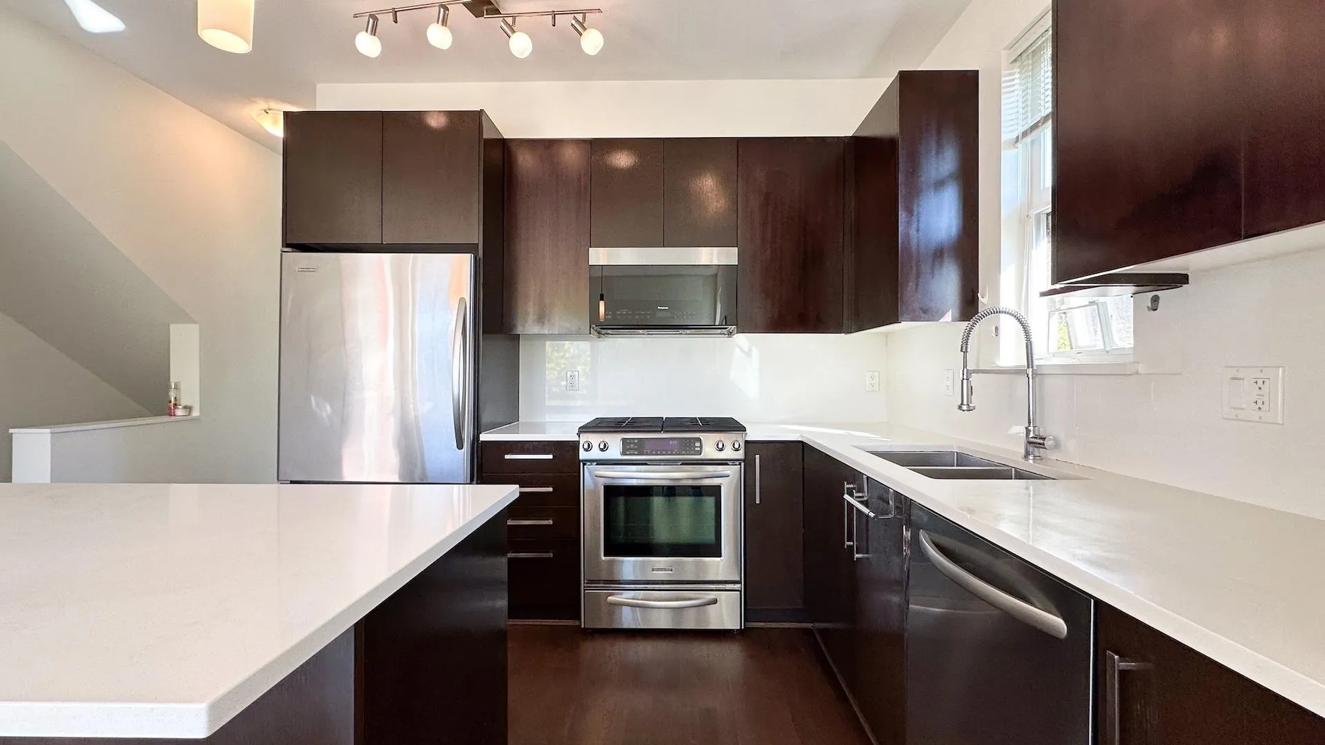 1101 8485 New Haven Close