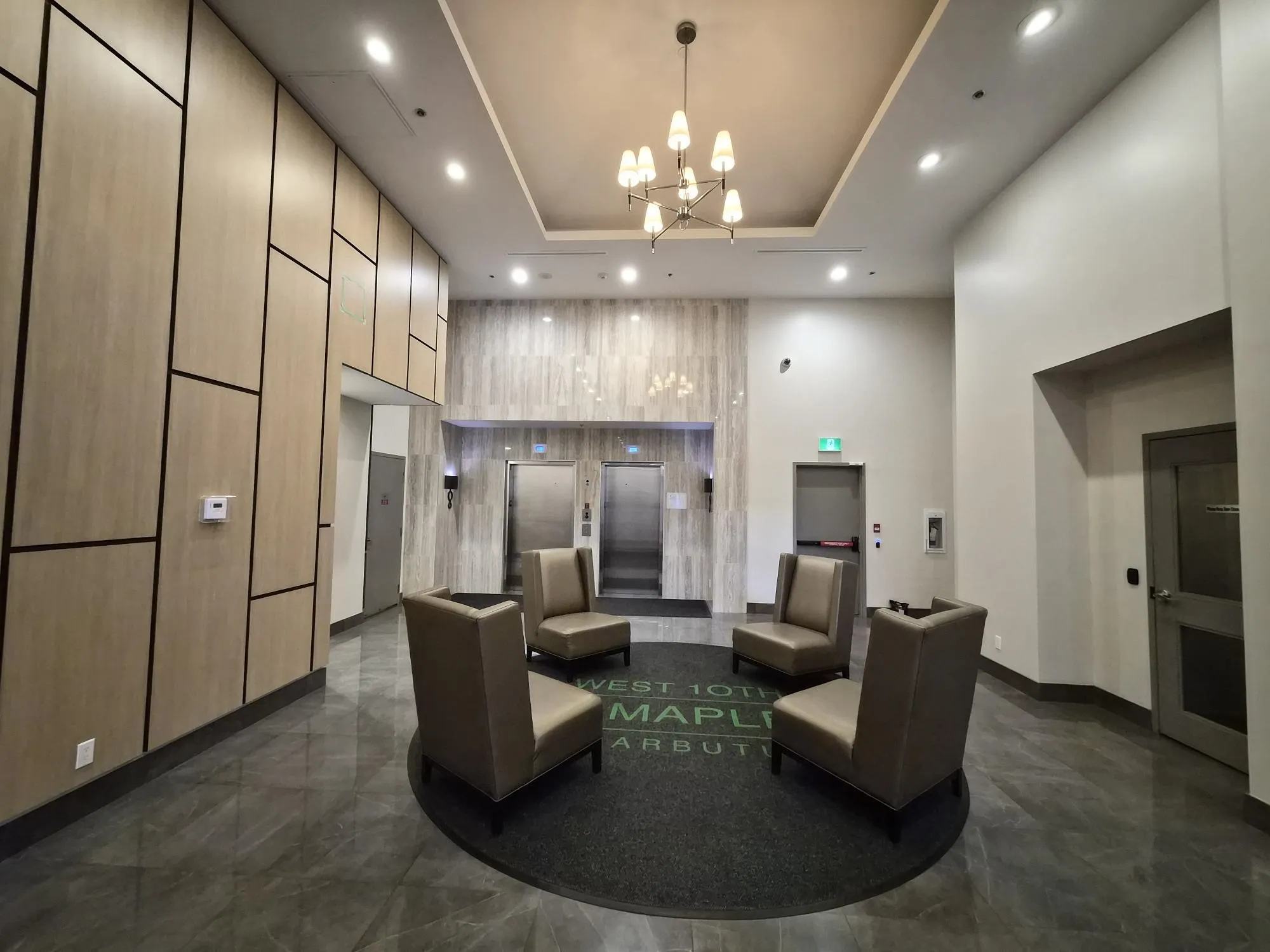 317 2033 W 10th Avenue