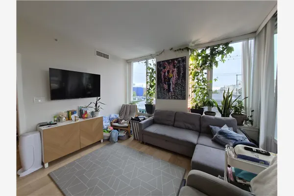 317 2033 W 10th Avenue