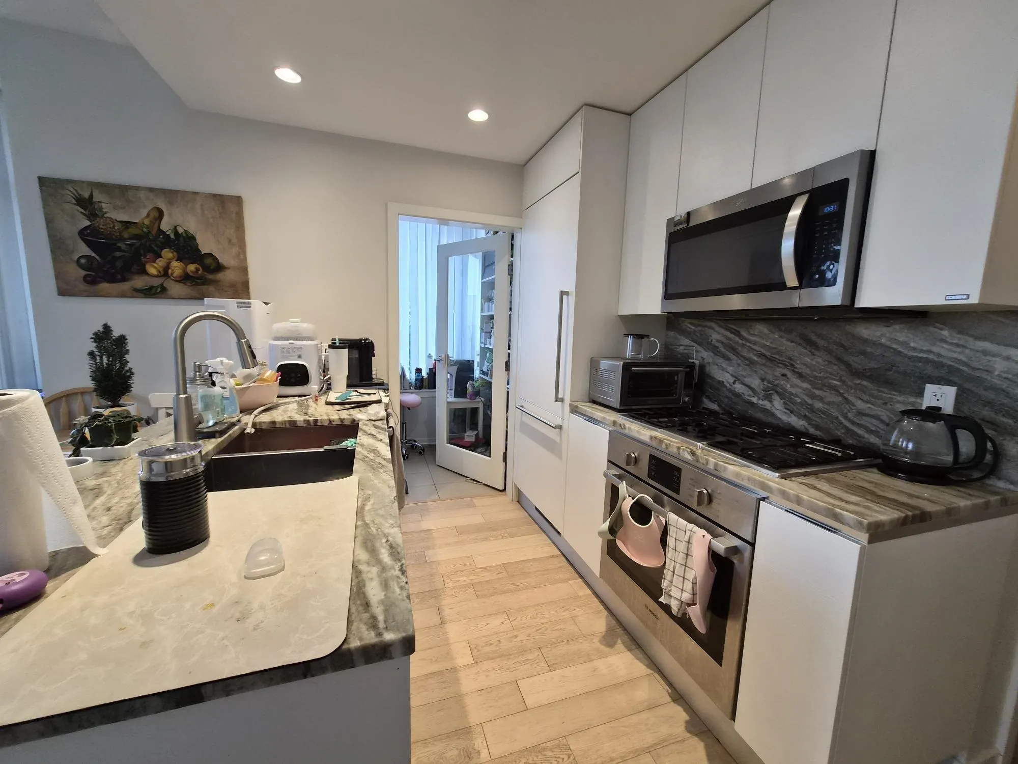 317 2033 W 10th Avenue