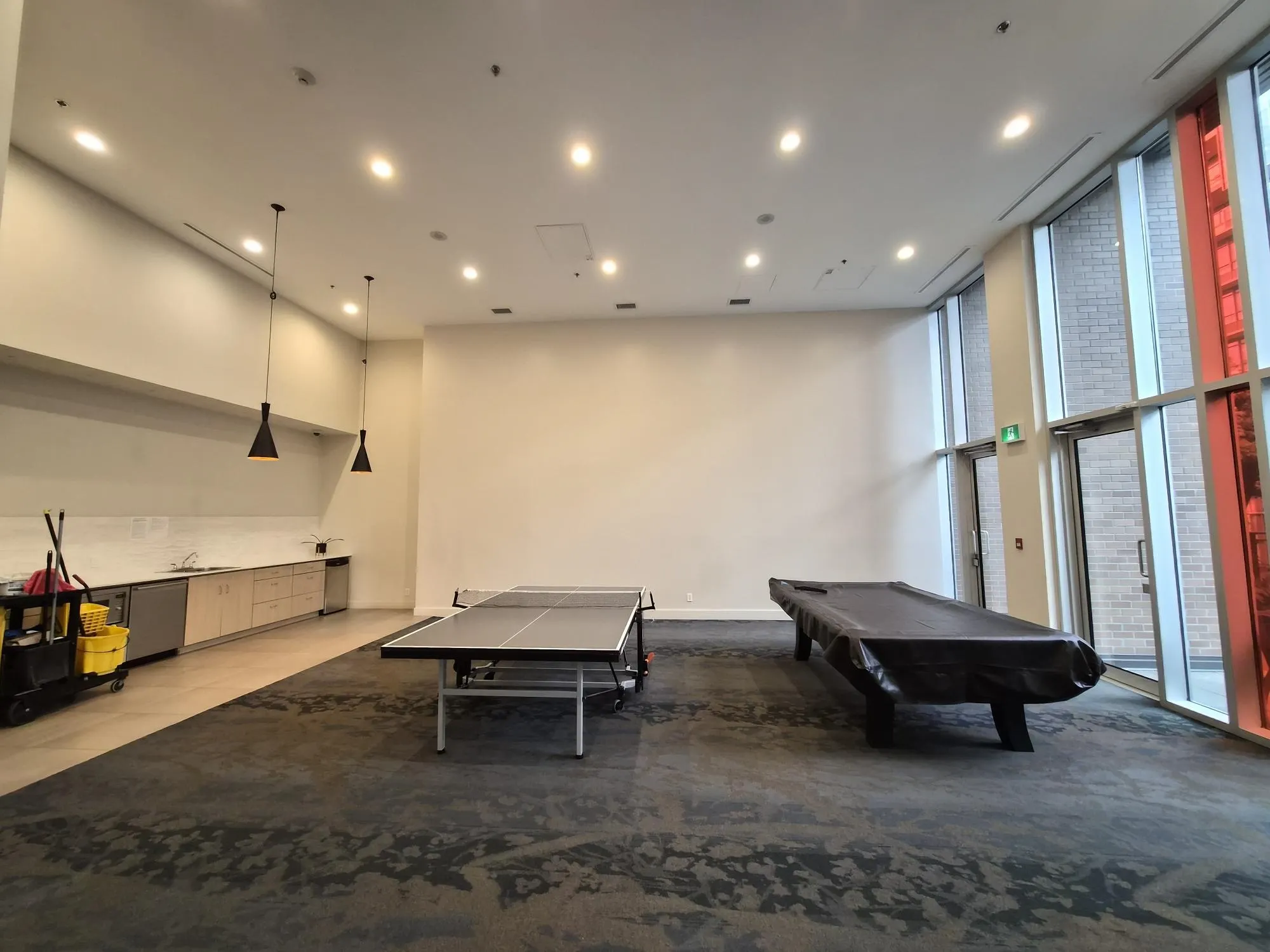 317 2033 W 10th Avenue