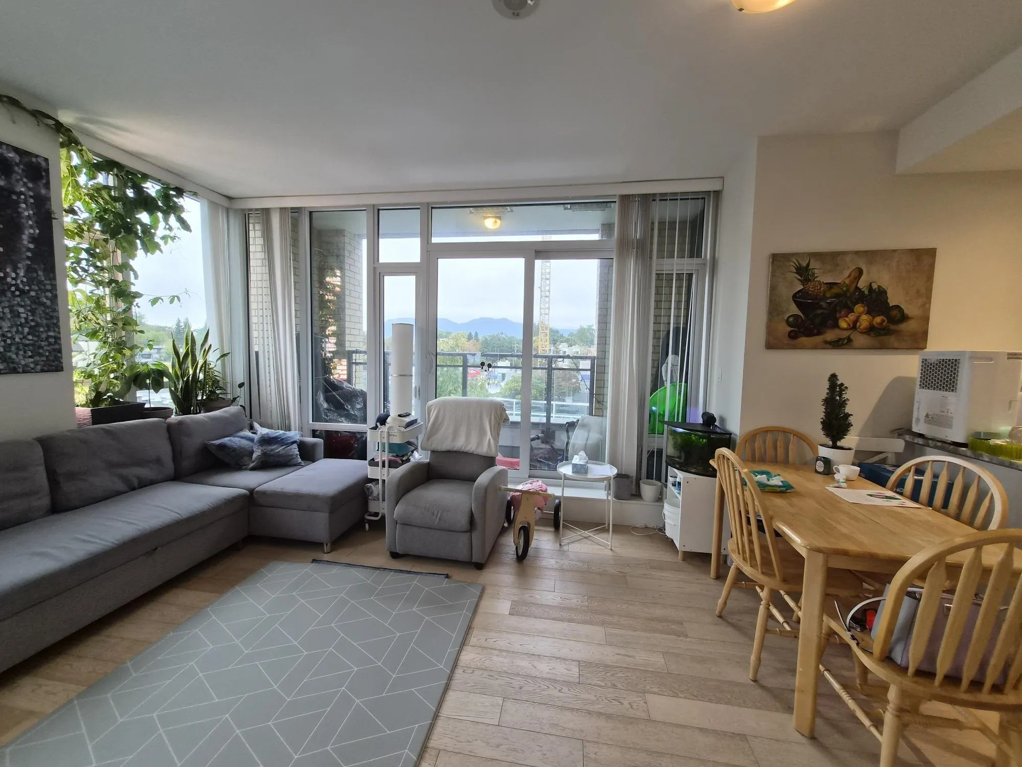 317 2033 W 10th Avenue