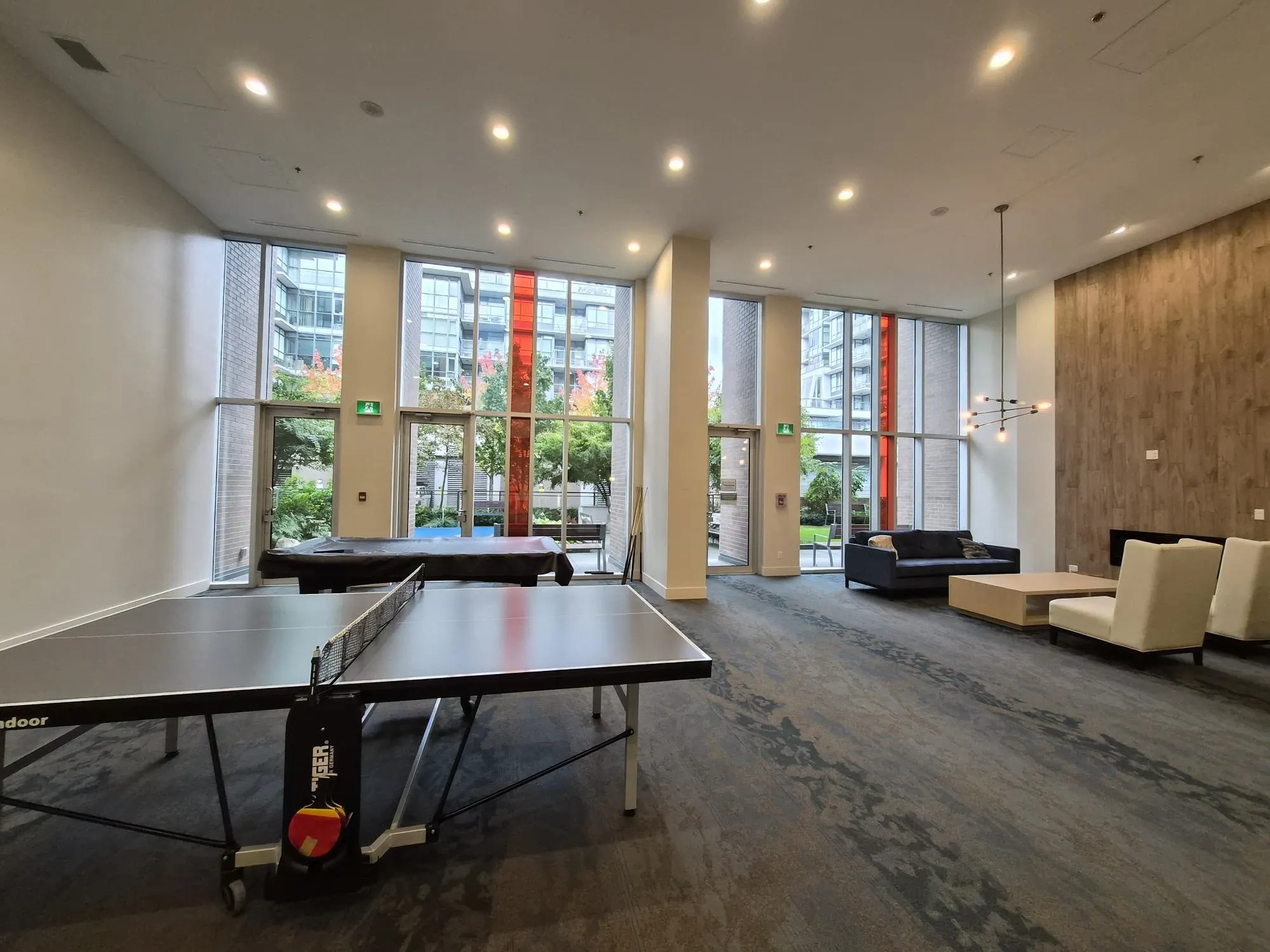 317 2033 W 10th Avenue