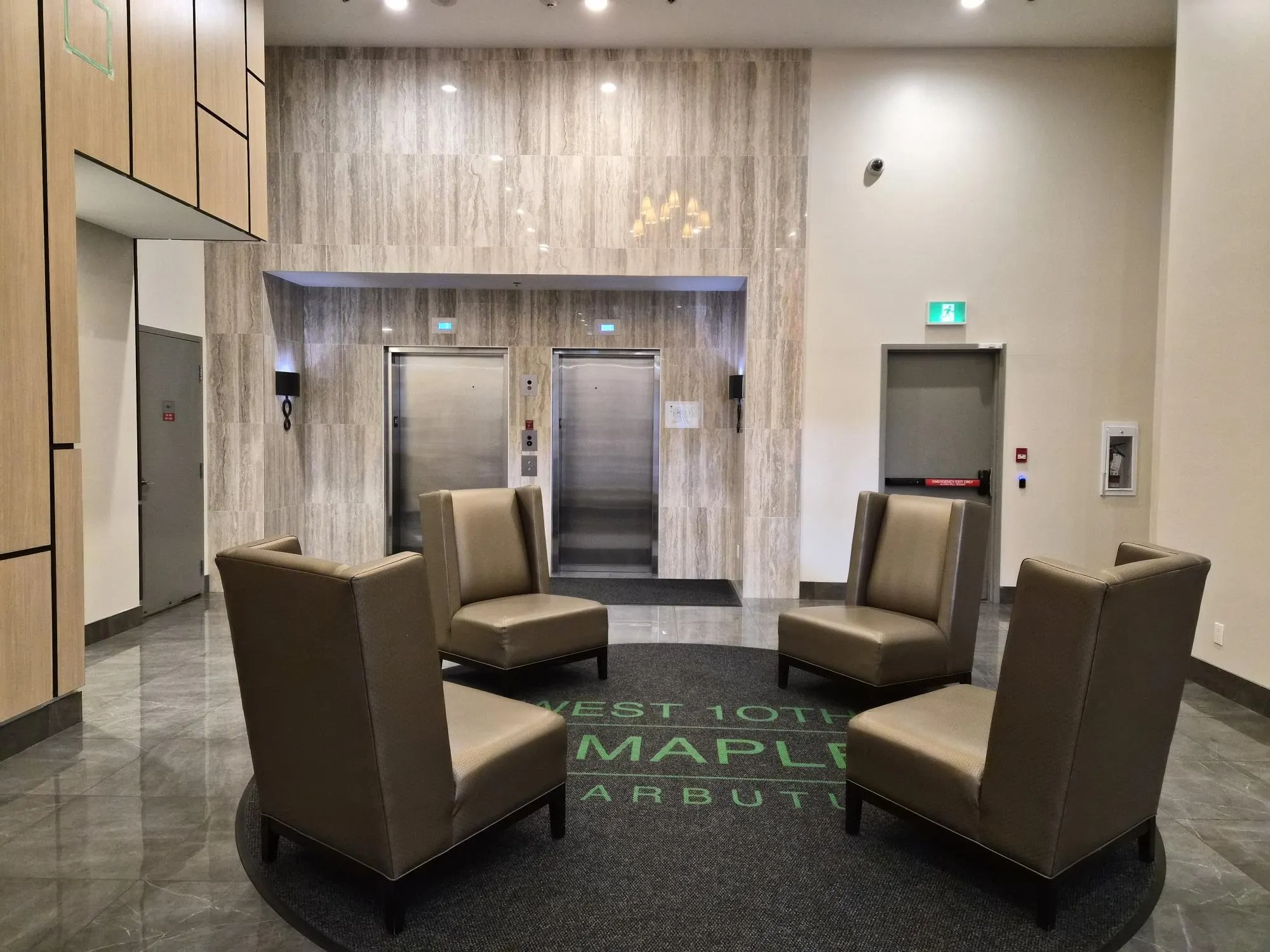 317 2033 W 10th Avenue