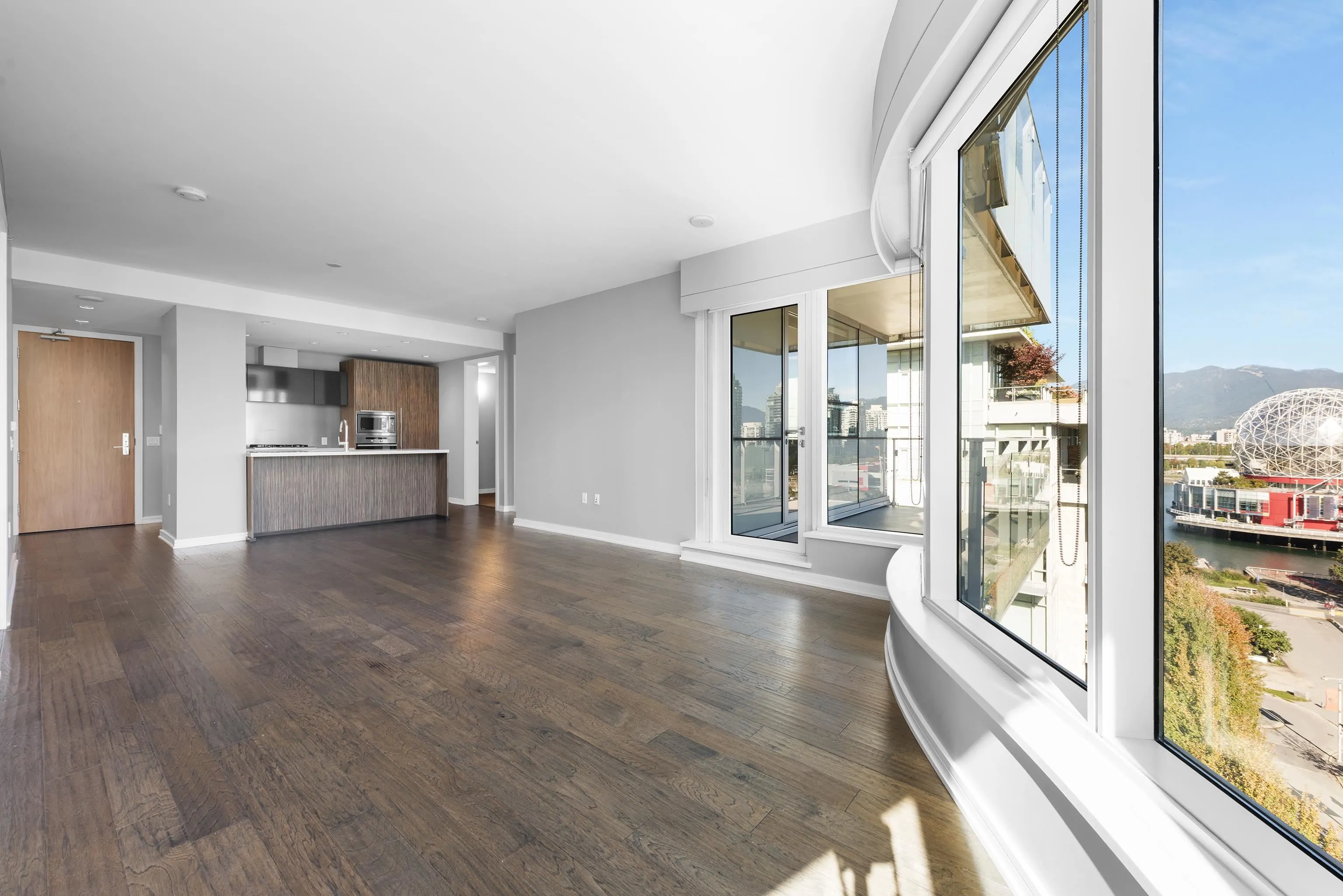 1004 1661 Ontario Street