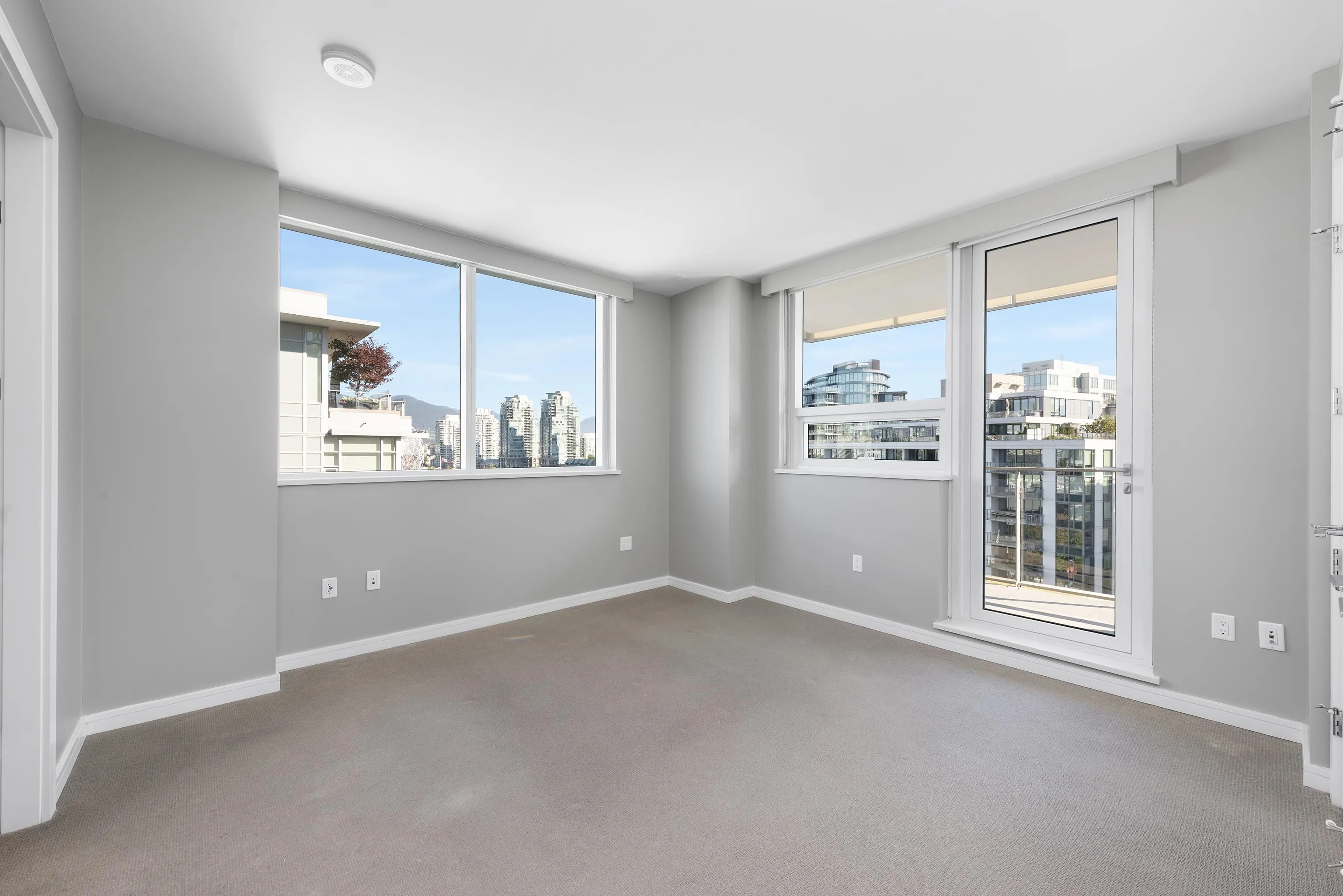 1004 1661 Ontario Street