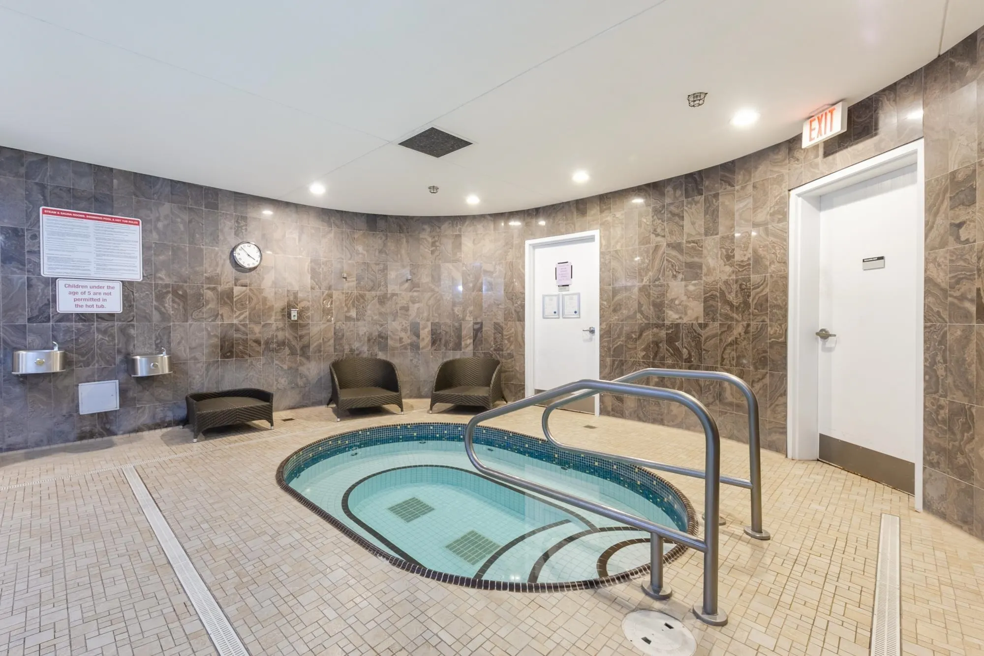 1004 1661 Ontario Street