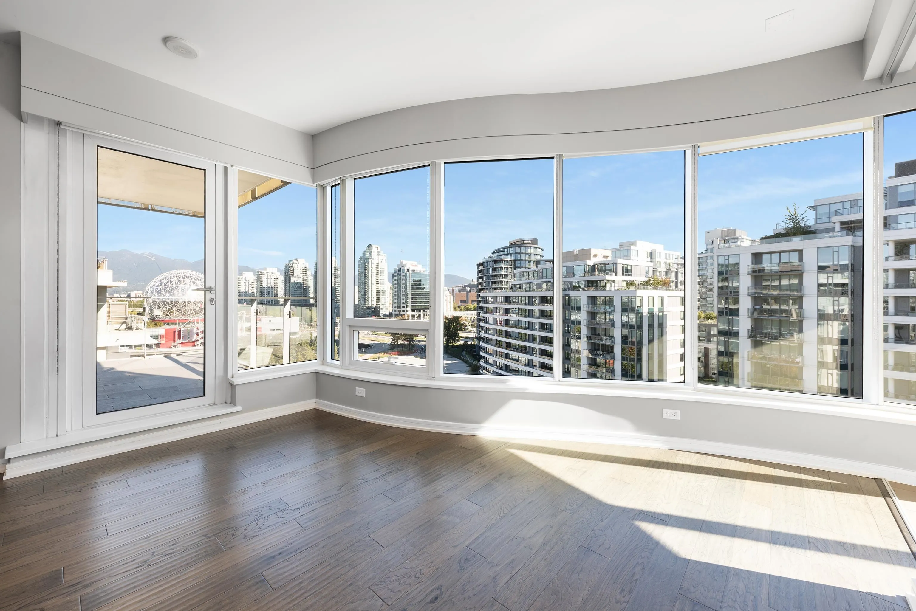 1004 1661 Ontario Street