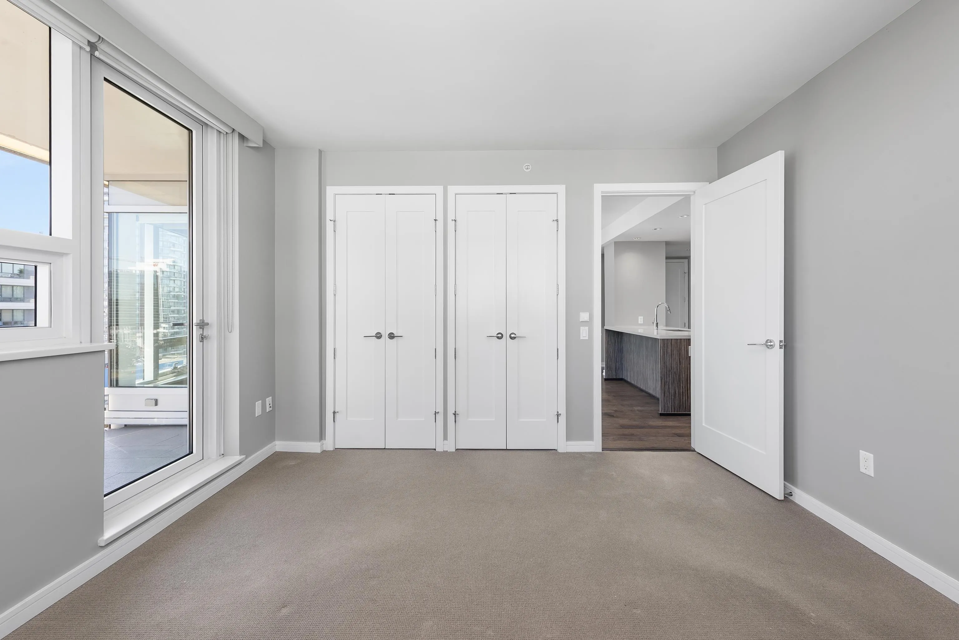 1004 1661 Ontario Street