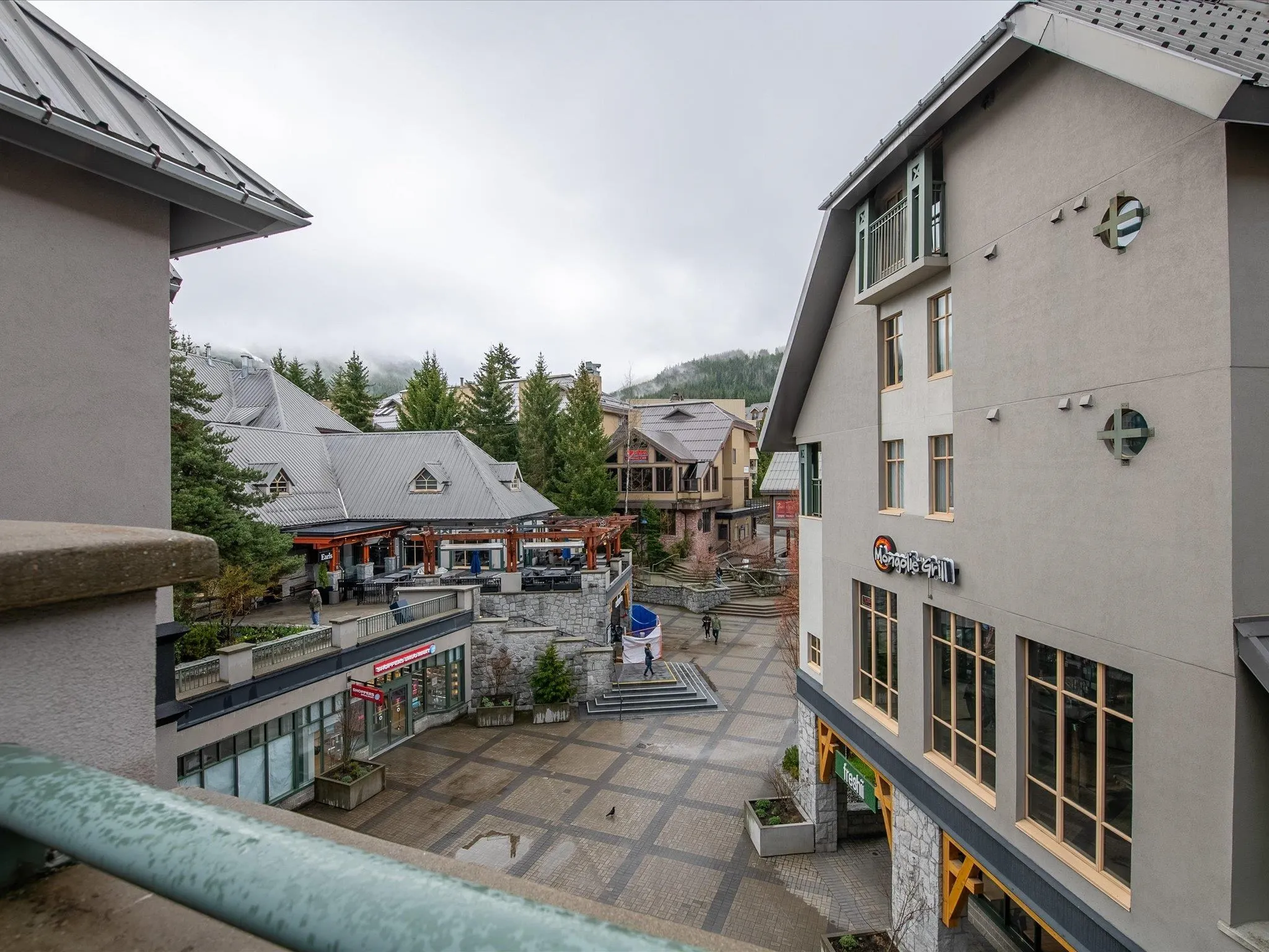 4407 4299 Blackcomb Way