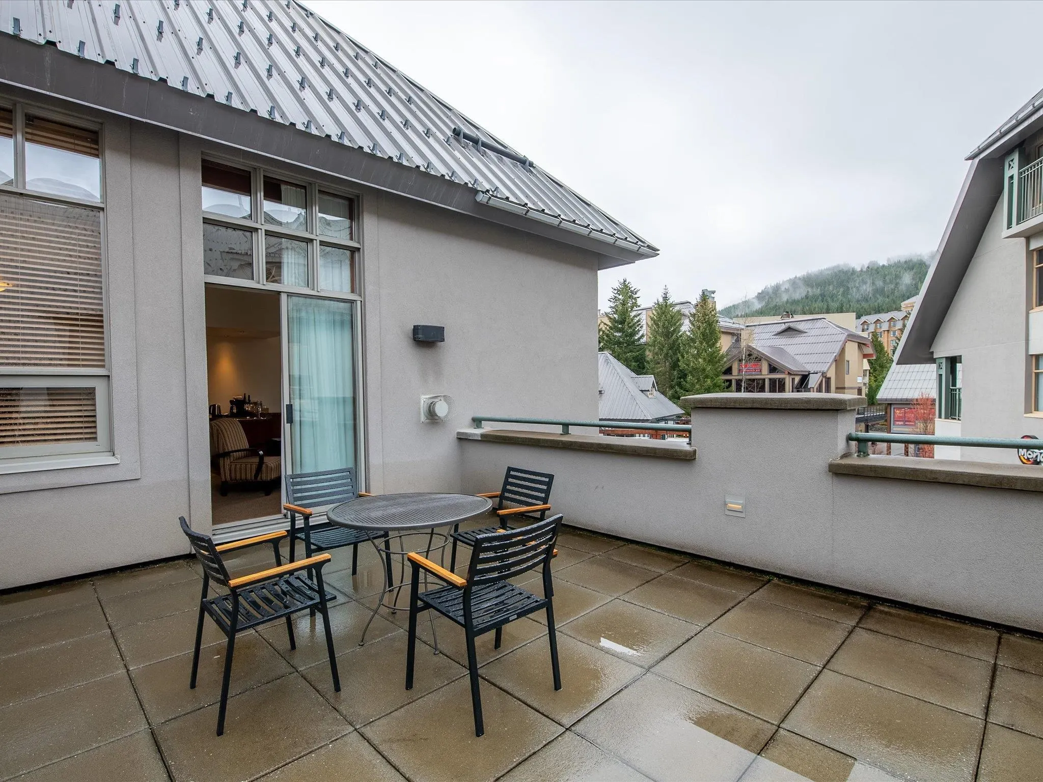 4407 4299 Blackcomb Way