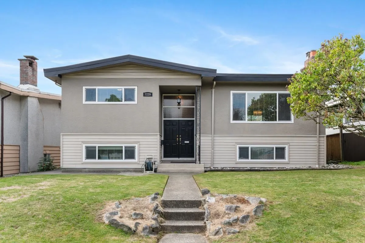 7229 Vivian Drive