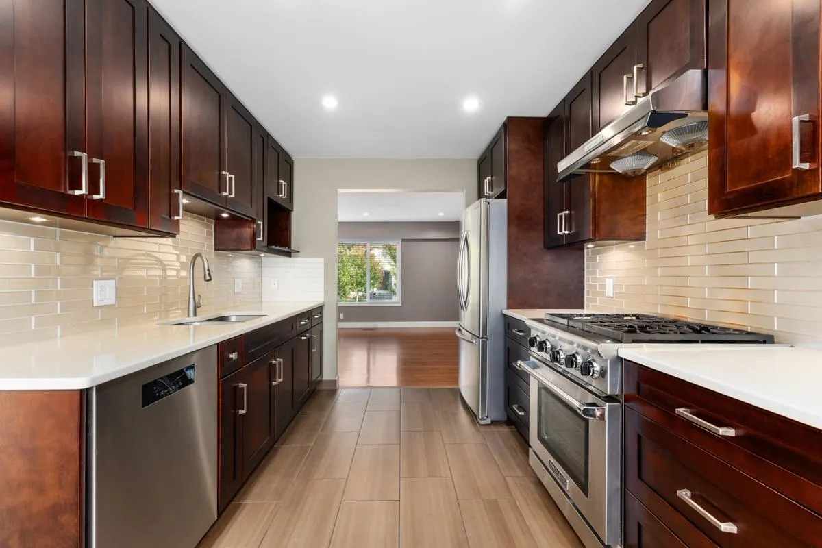 7229 Vivian Drive