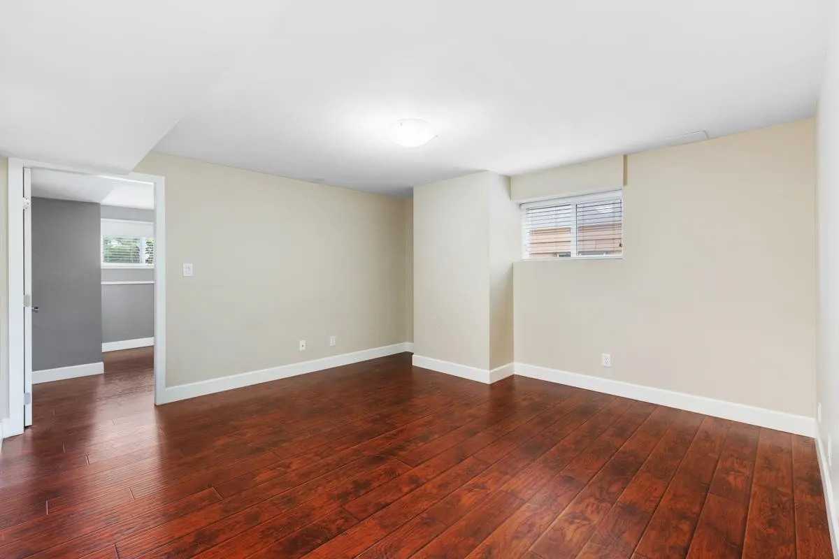 7229 Vivian Drive