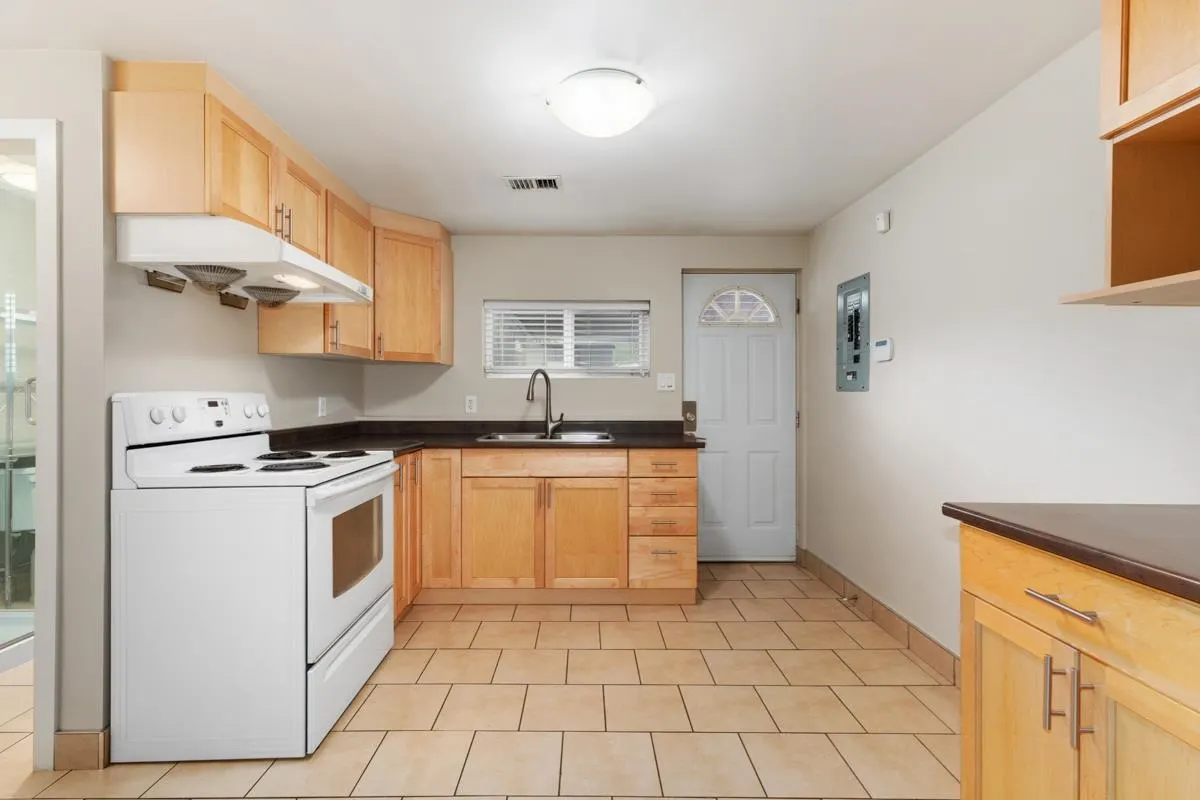 7229 Vivian Drive